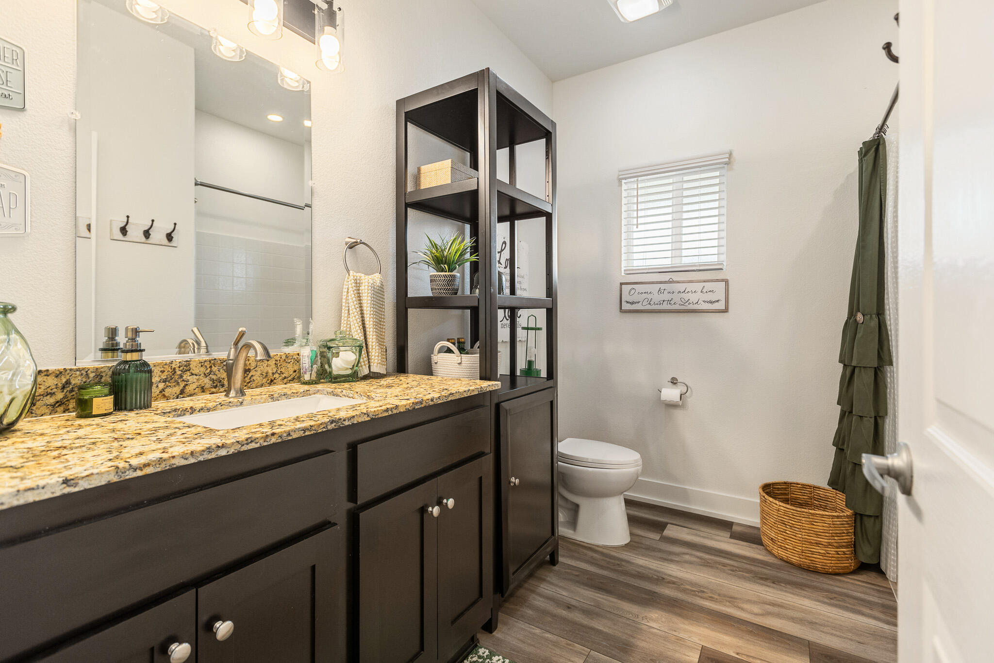 100 S Westwood St #146, Porterville, CA 93257