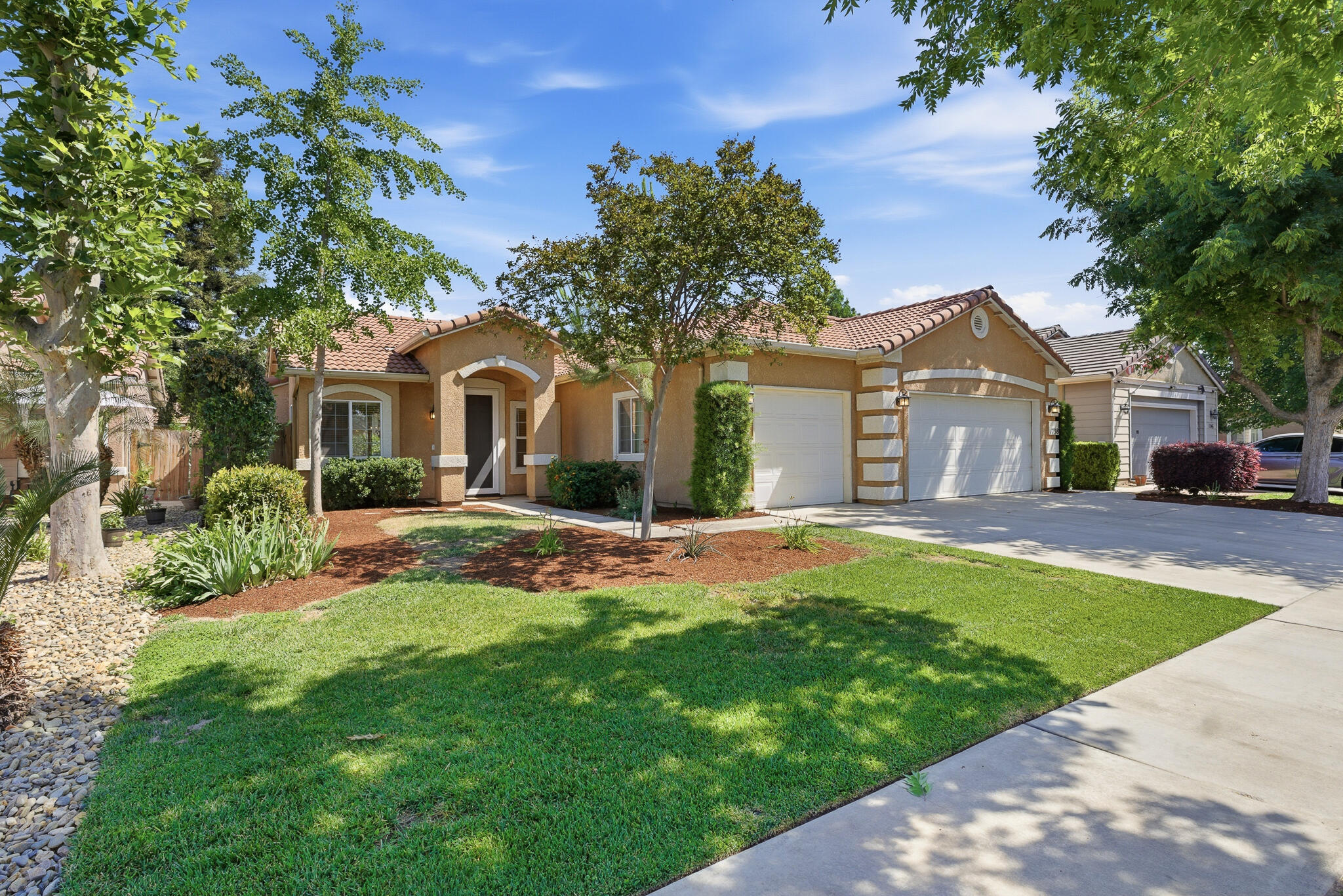 1738 Malvasia Ave, Tulare, CA 93274