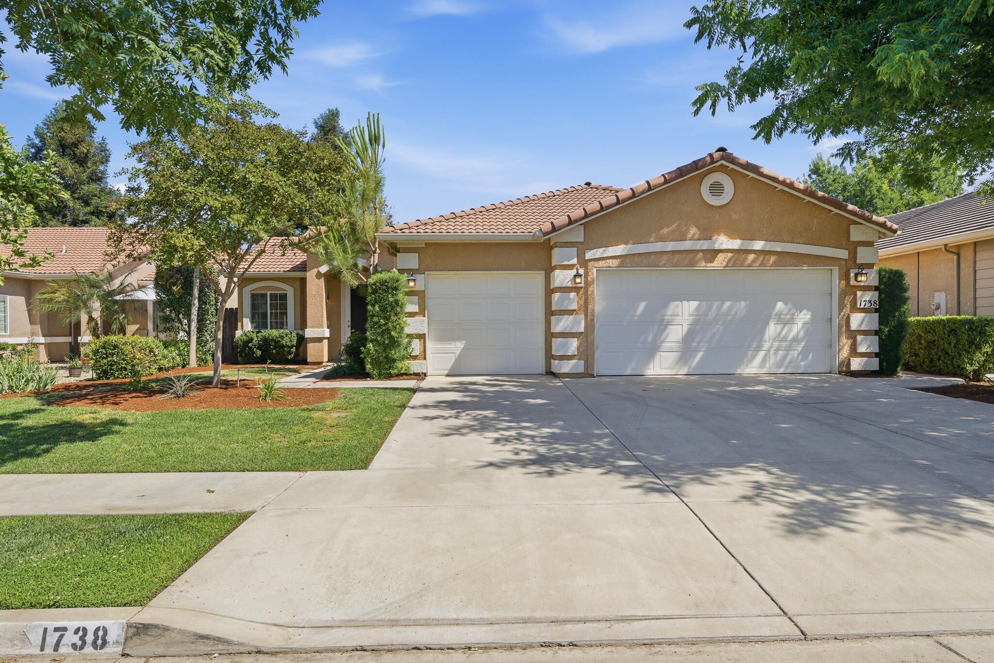 1738 Malvasia Ave, Tulare, CA 93274