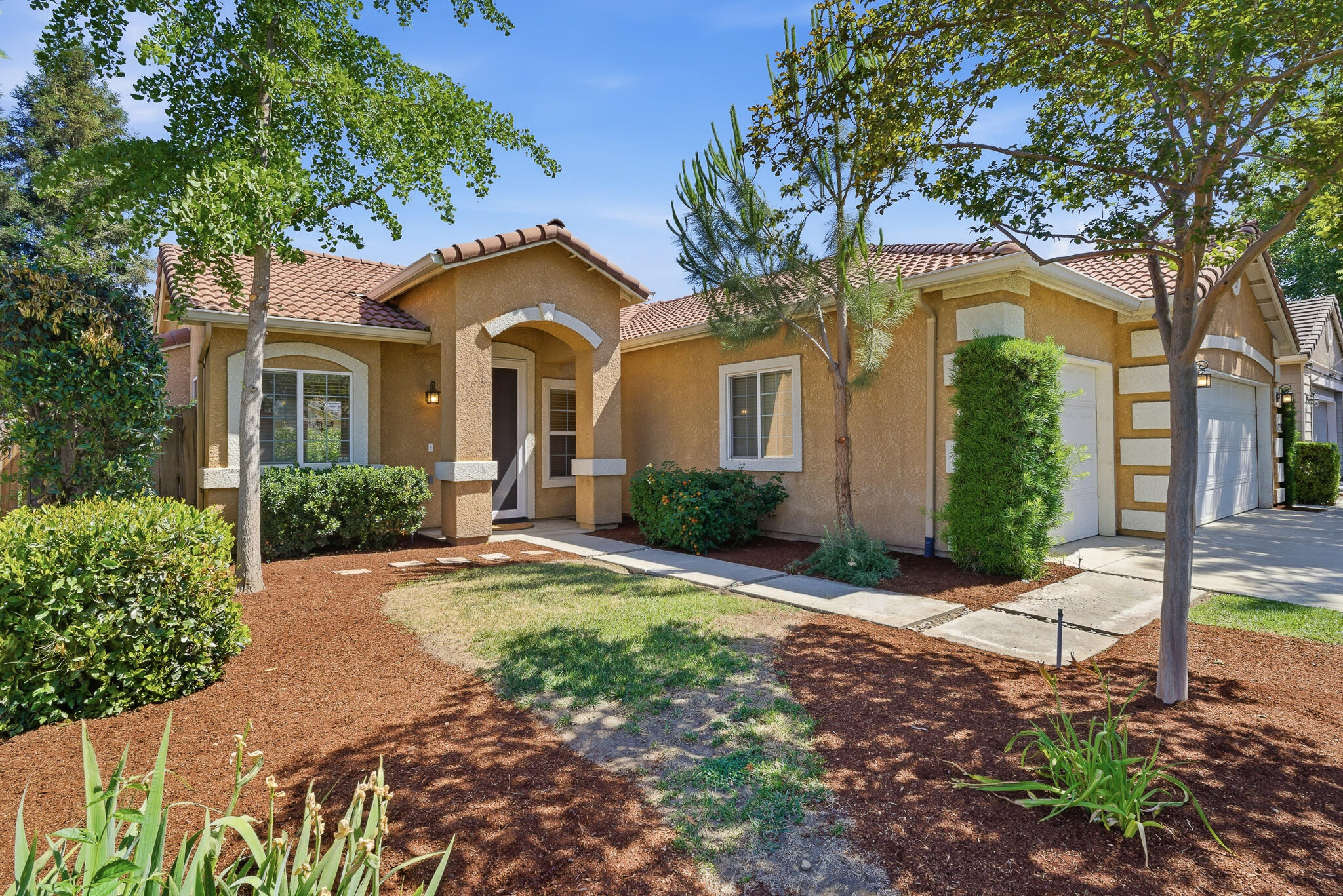 1738 Malvasia Ave, Tulare, CA 93274
