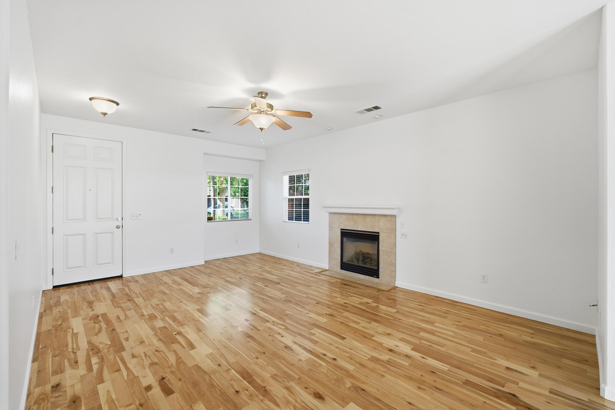 1738 Malvasia Ave, Tulare, CA 93274