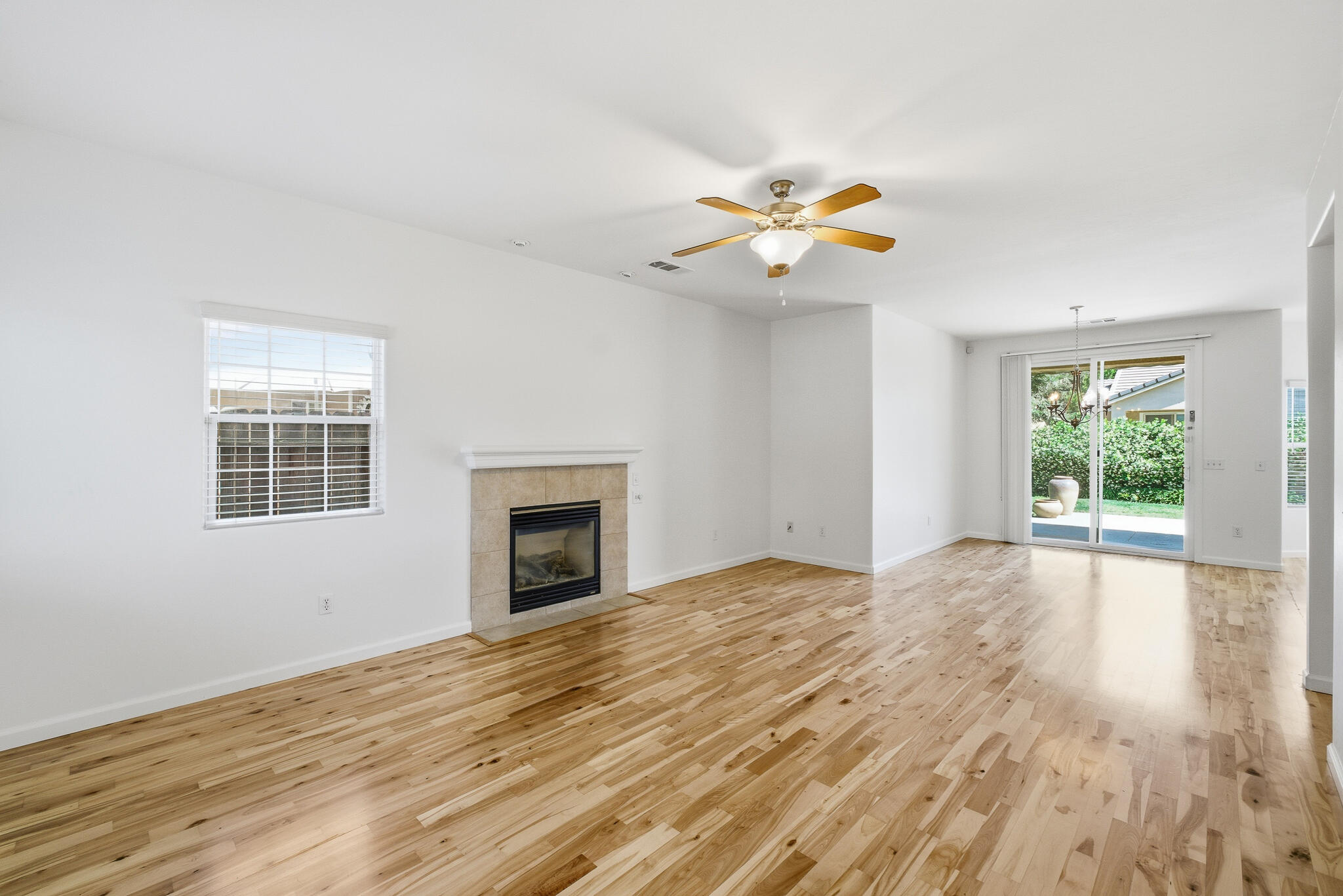 1738 Malvasia Ave, Tulare, CA 93274