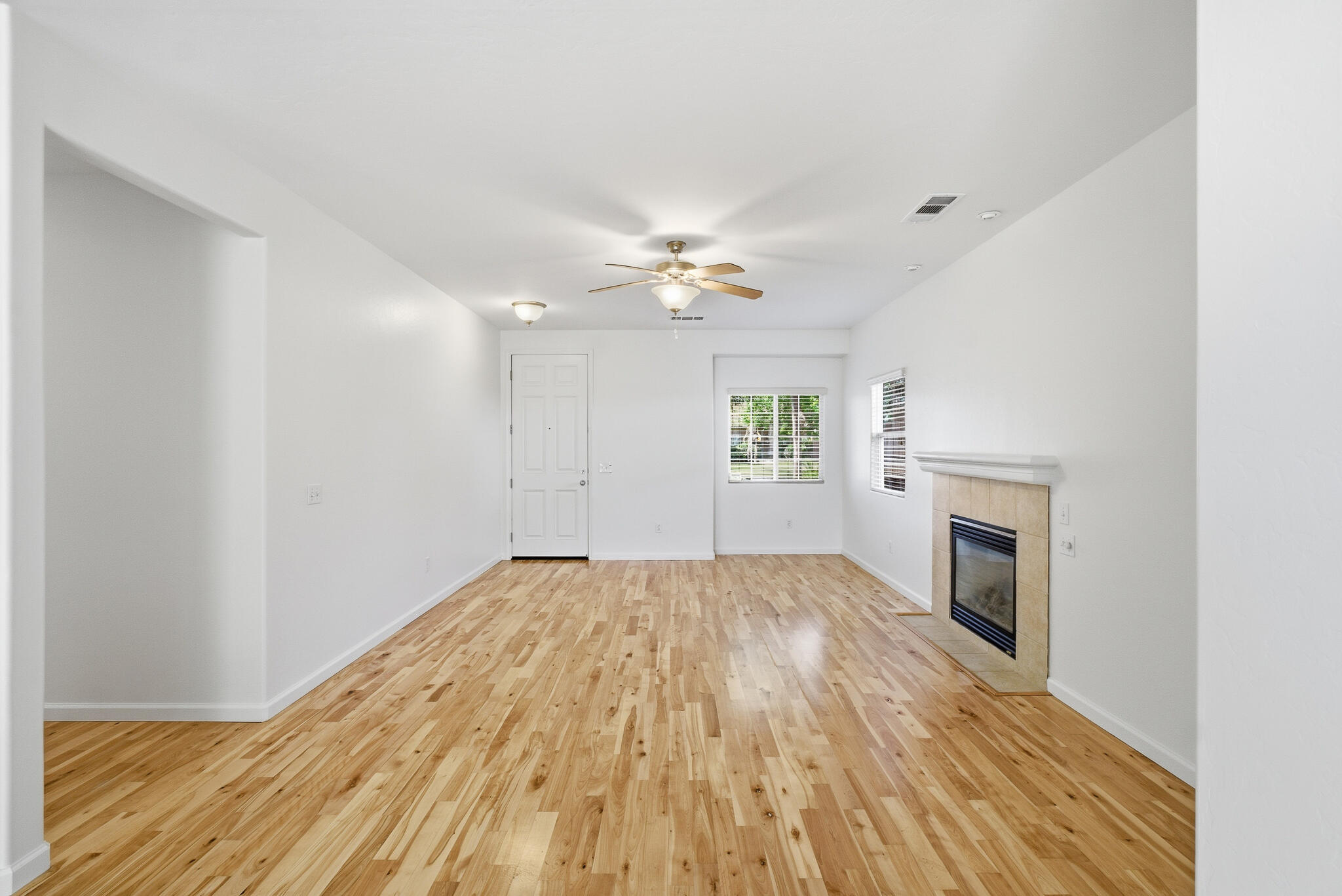 1738 Malvasia Ave, Tulare, CA 93274