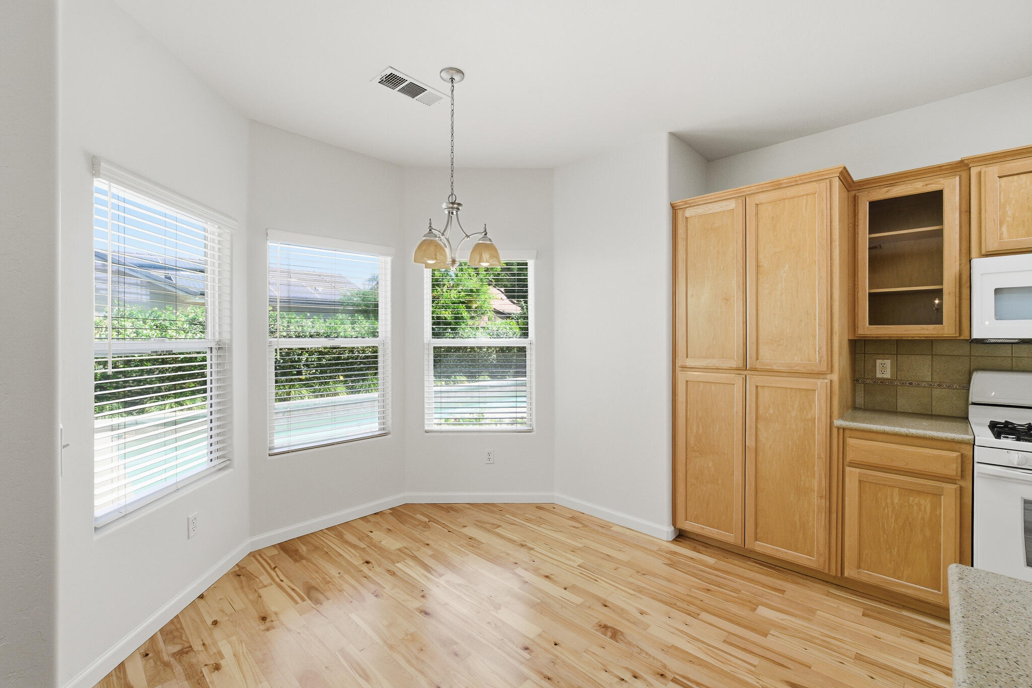 1738 Malvasia Ave, Tulare, CA 93274