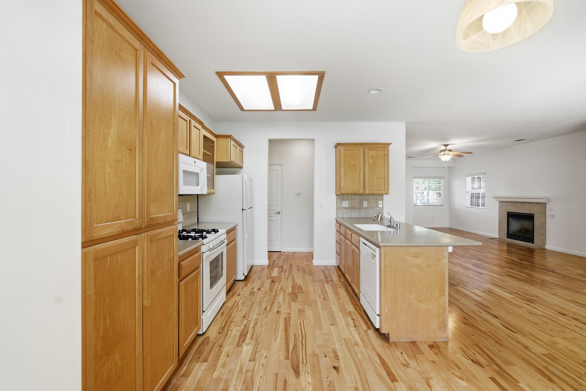 1738 Malvasia Ave, Tulare, CA 93274