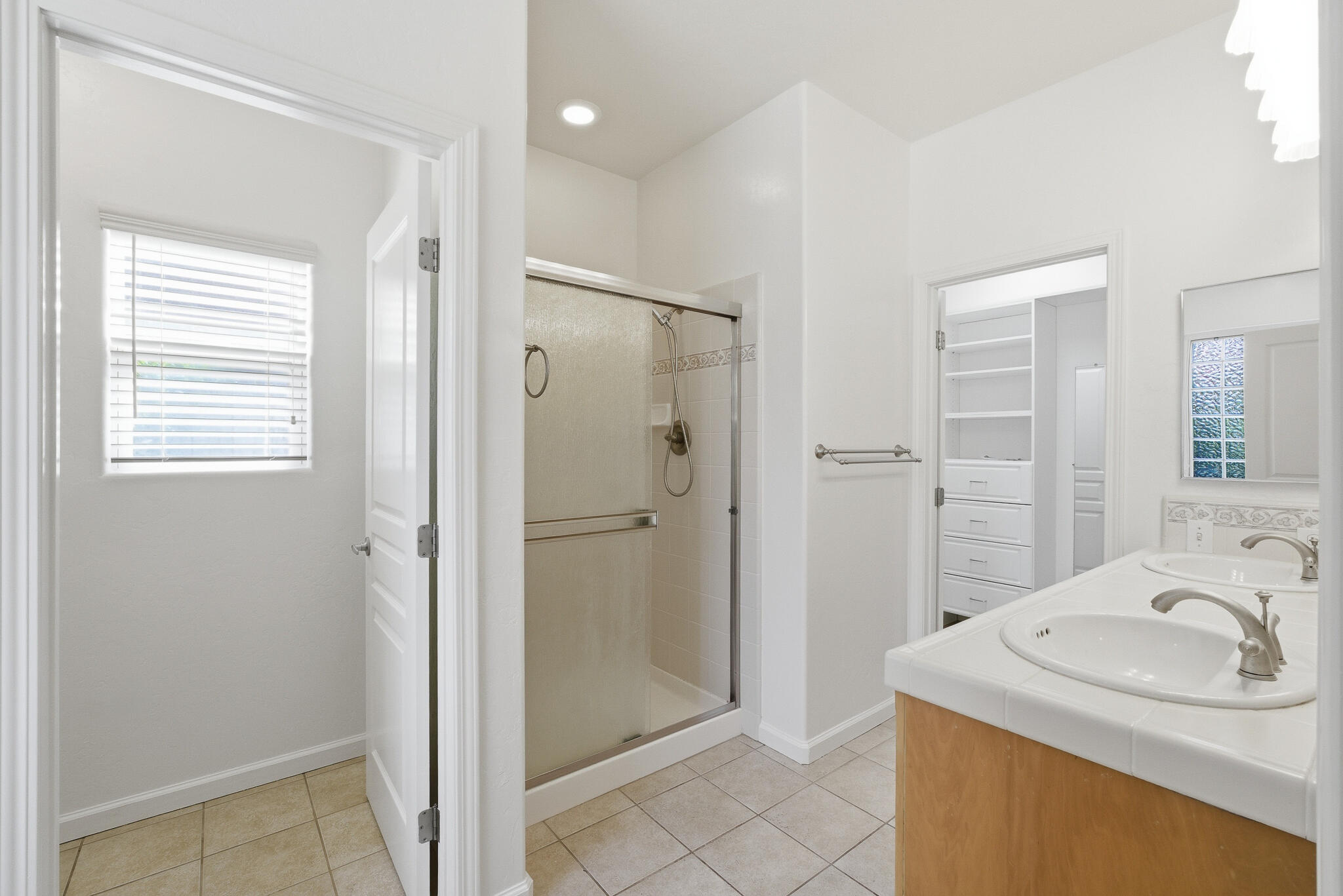 1738 Malvasia Ave, Tulare, CA 93274