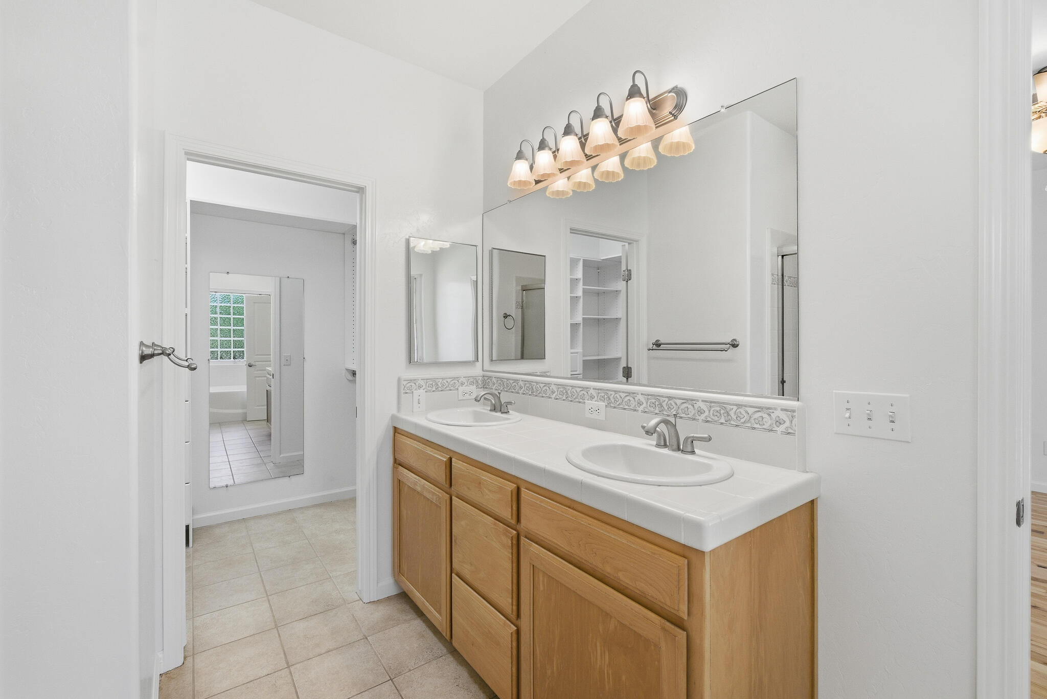1738 Malvasia Ave, Tulare, CA 93274