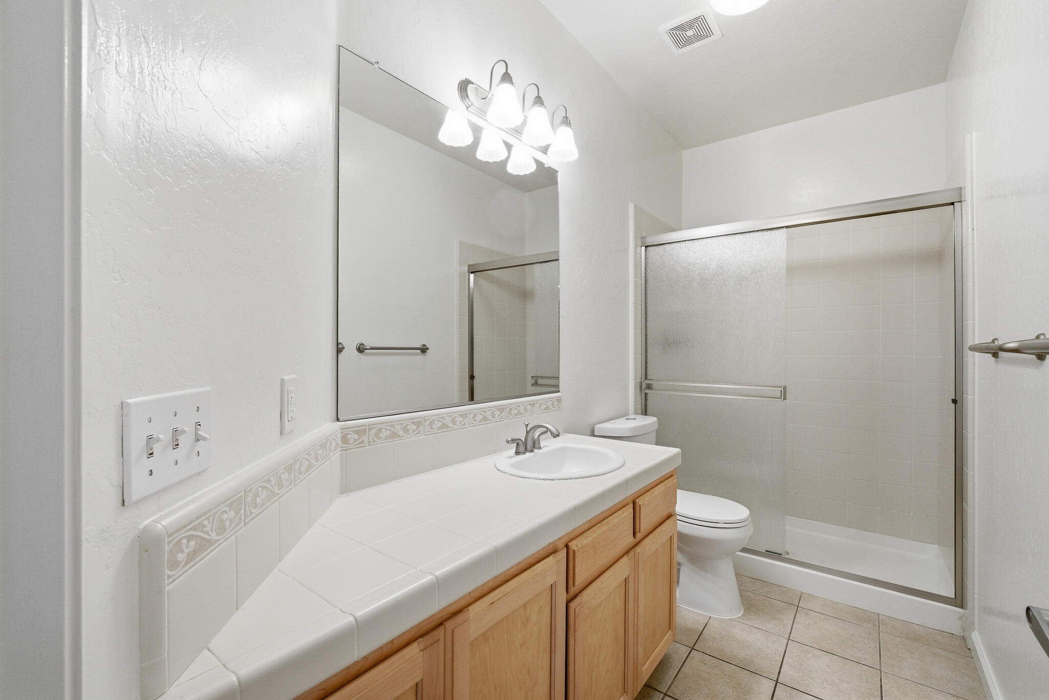 1738 Malvasia Ave, Tulare, CA 93274