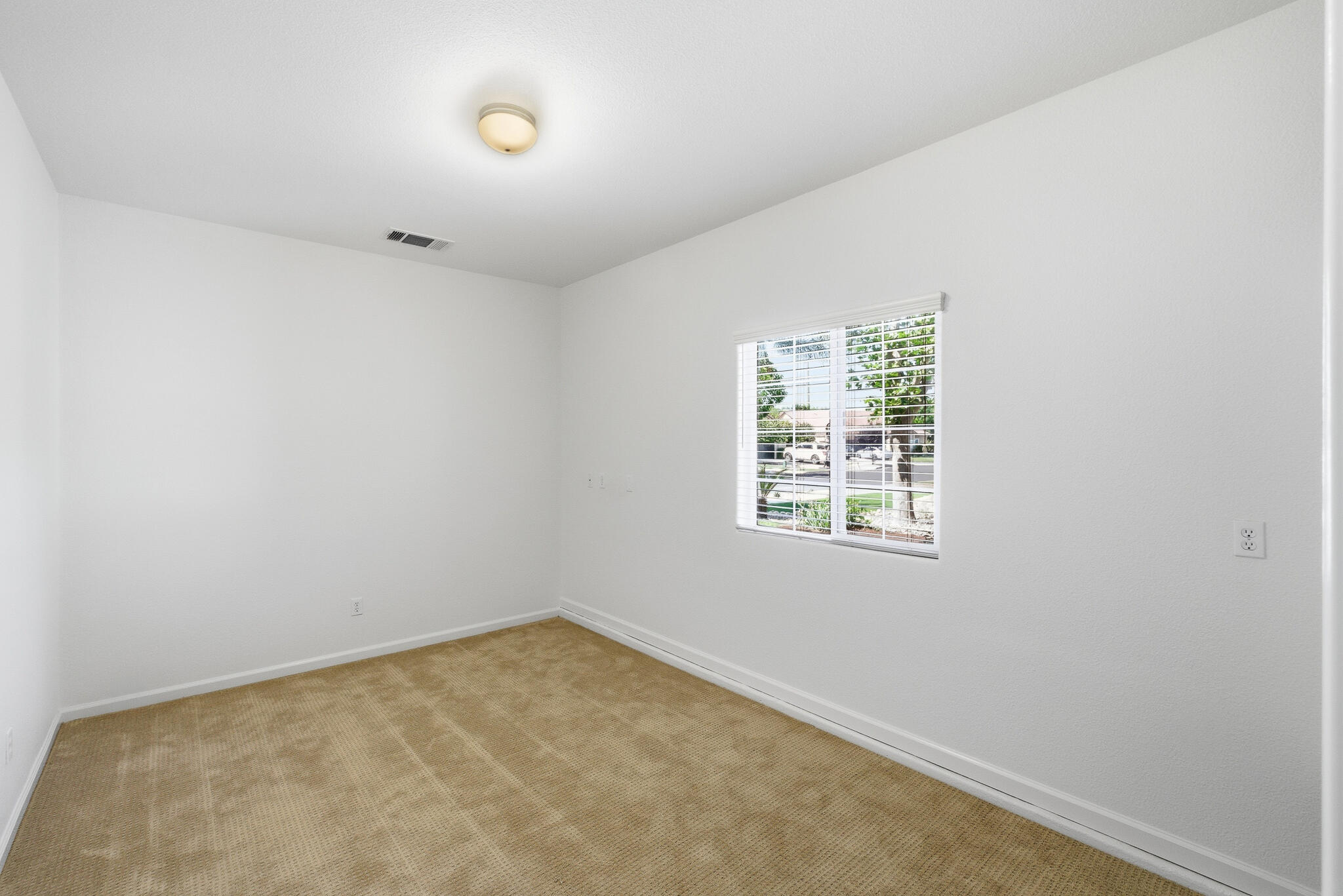 1738 Malvasia Ave, Tulare, CA 93274