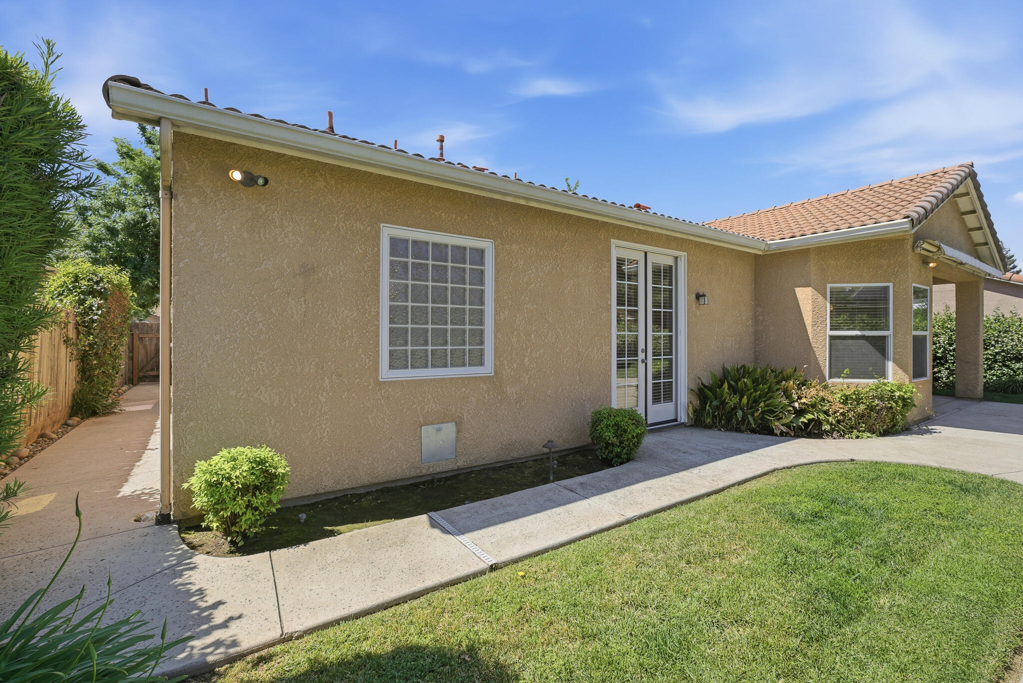 1738 Malvasia Ave, Tulare, CA 93274