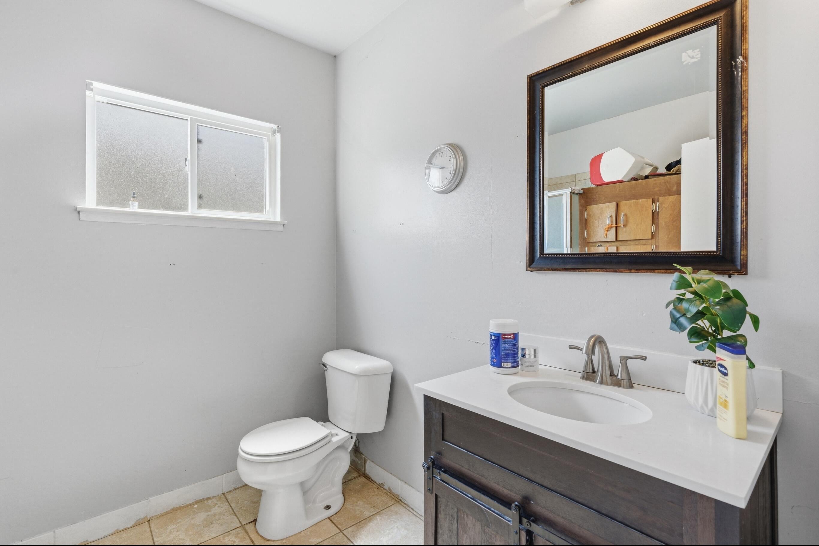1529 W Wren Ave, Visalia, CA 93291