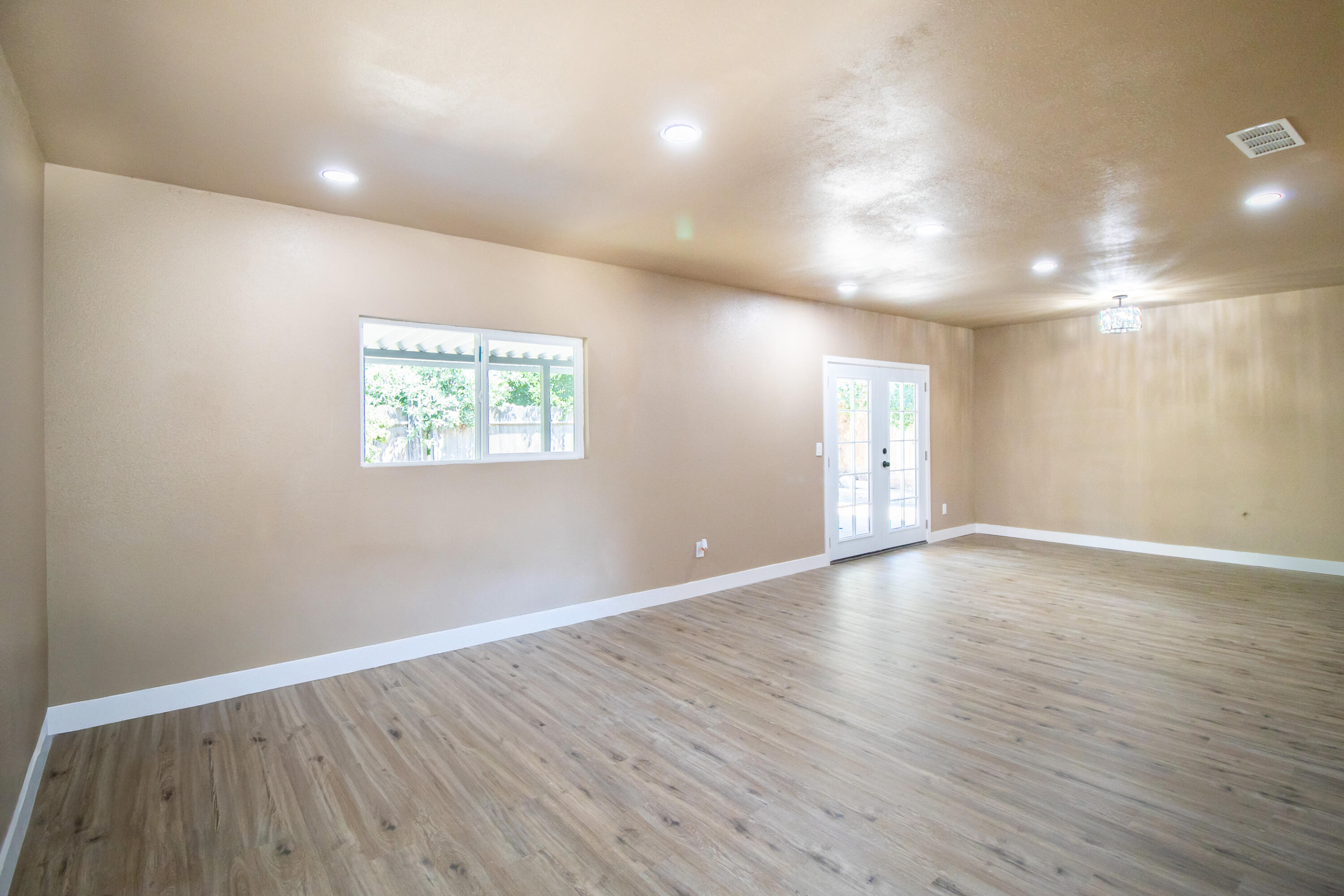 1620 W Grand Ave, Porterville, CA 93257