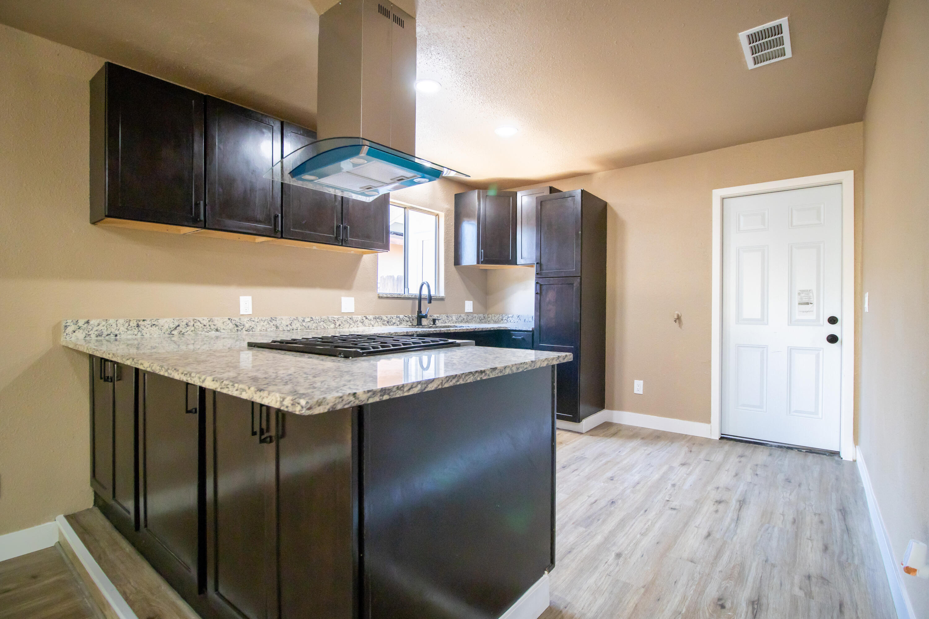 1620 W Grand Ave, Porterville, CA 93257