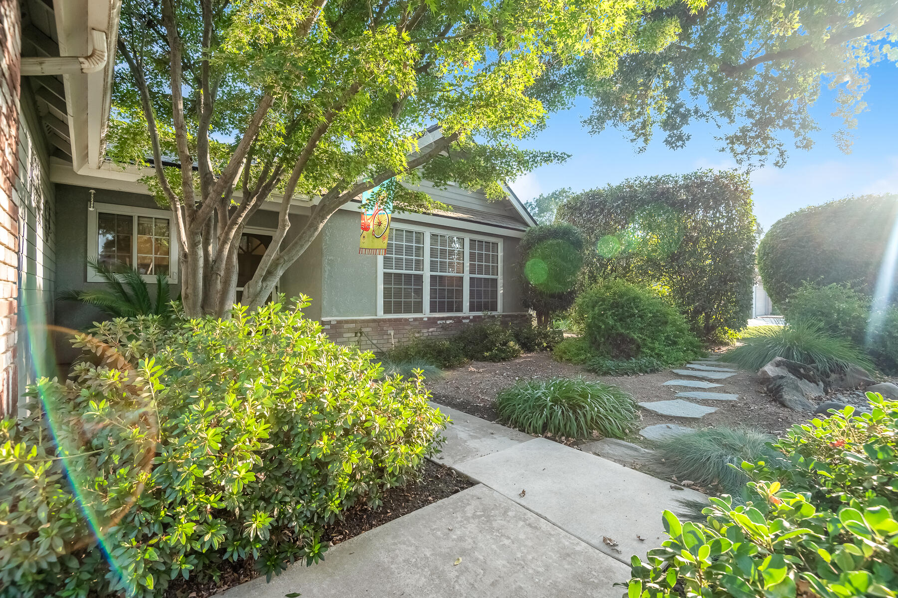 5937 W Feemster Ave, Visalia, CA 93277