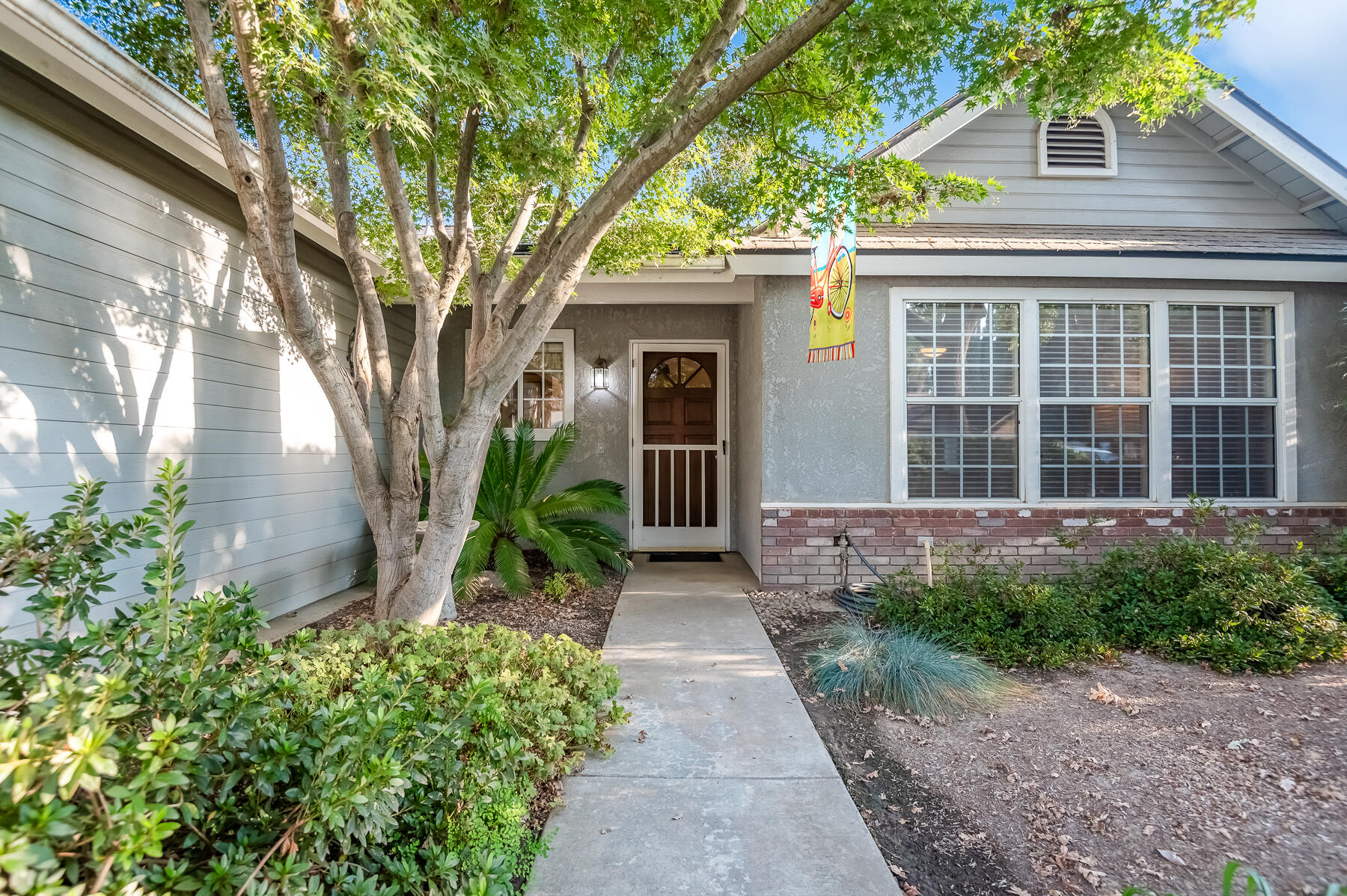 5937 W Feemster Ave, Visalia, CA 93277