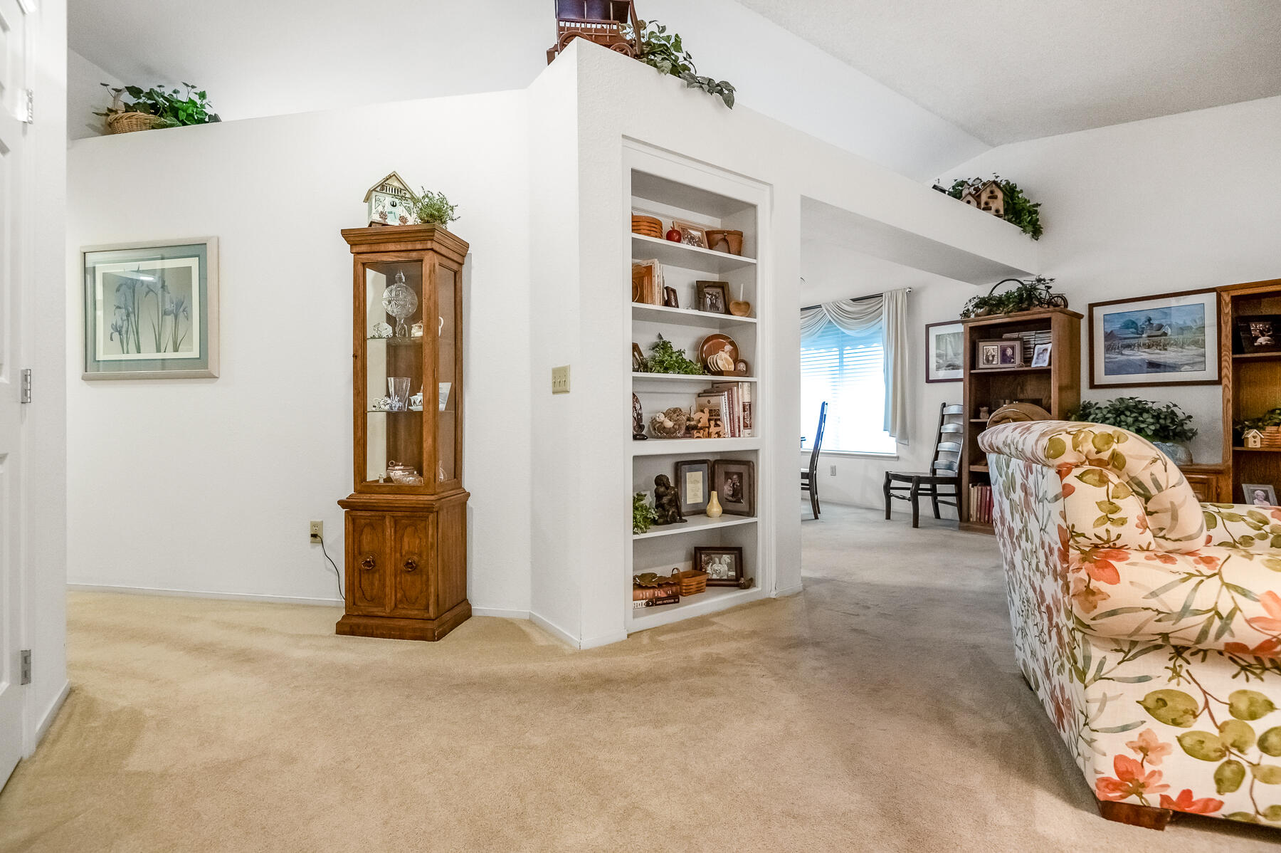 5937 W Feemster Ave, Visalia, CA 93277