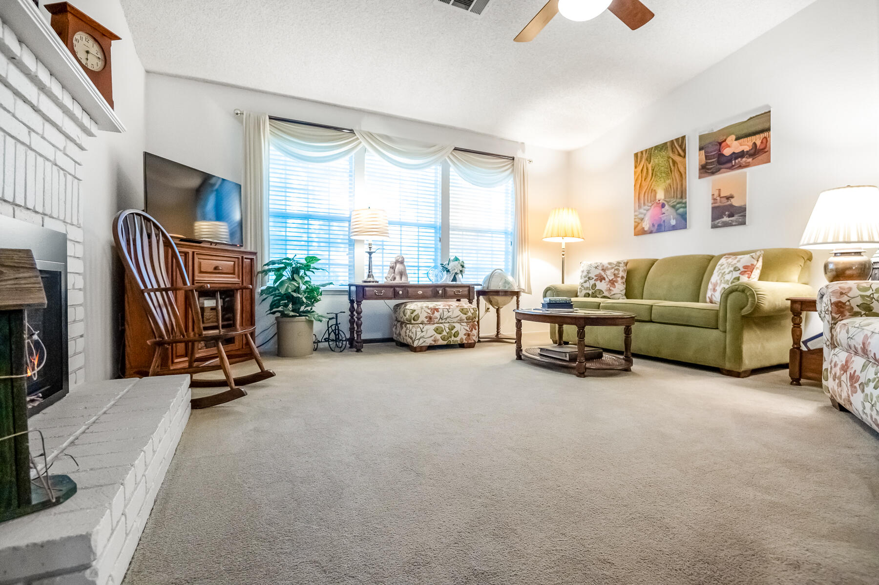 5937 W Feemster Ave, Visalia, CA 93277