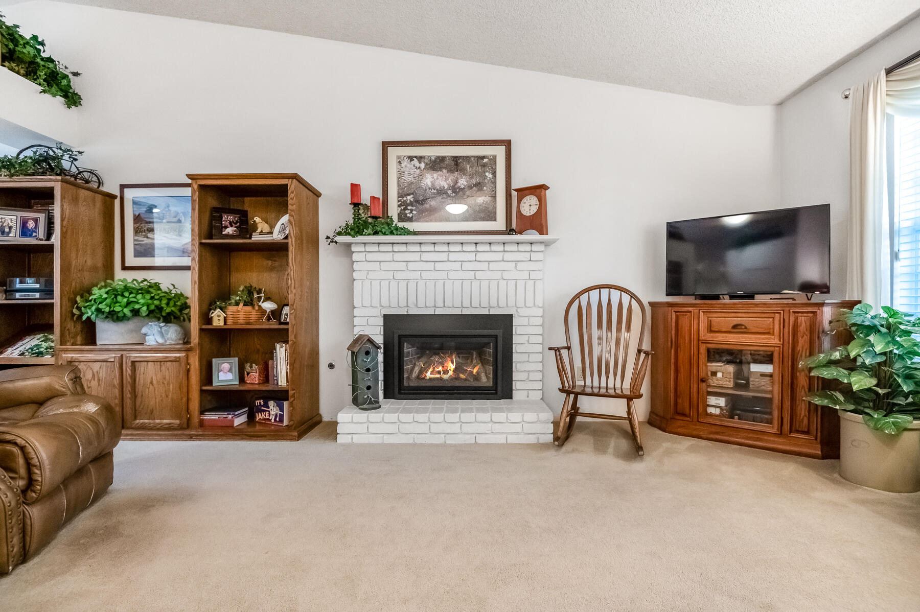 5937 W Feemster Ave, Visalia, CA 93277