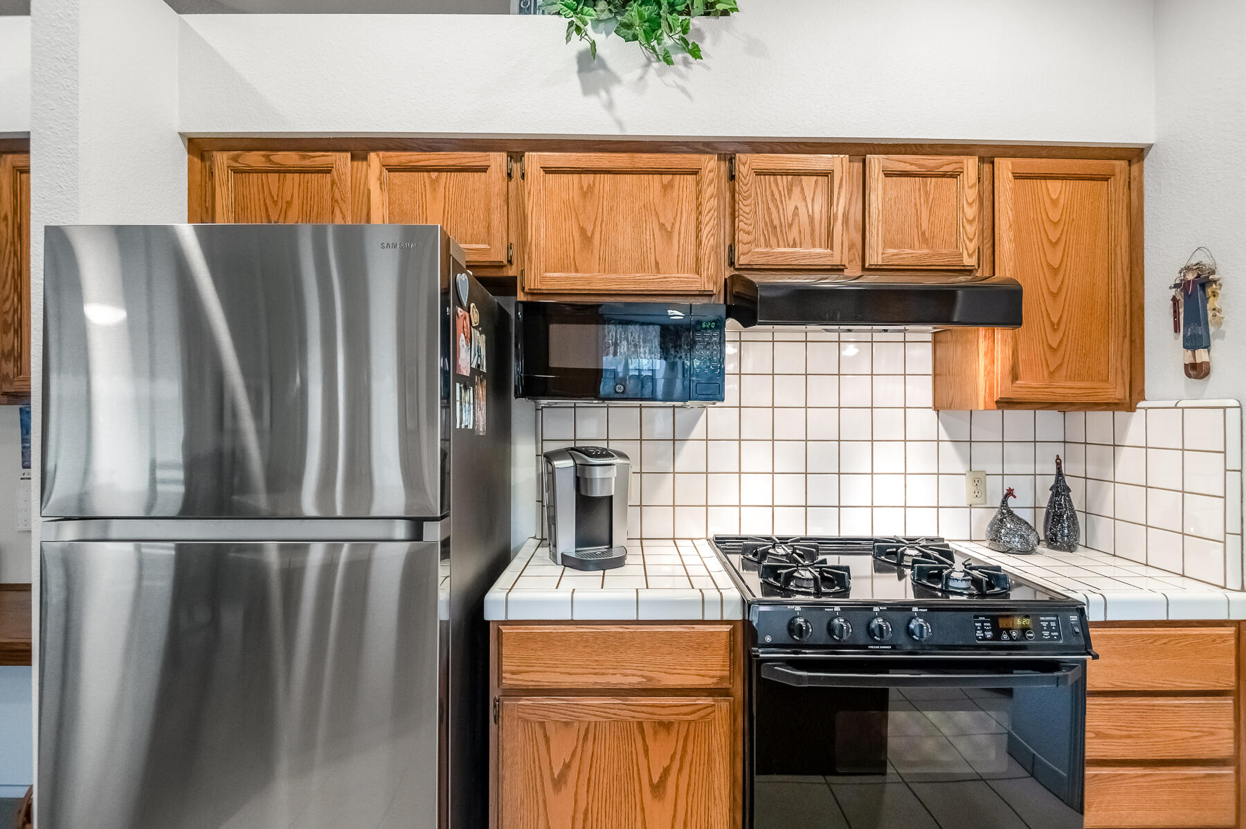 5937 W Feemster Ave, Visalia, CA 93277