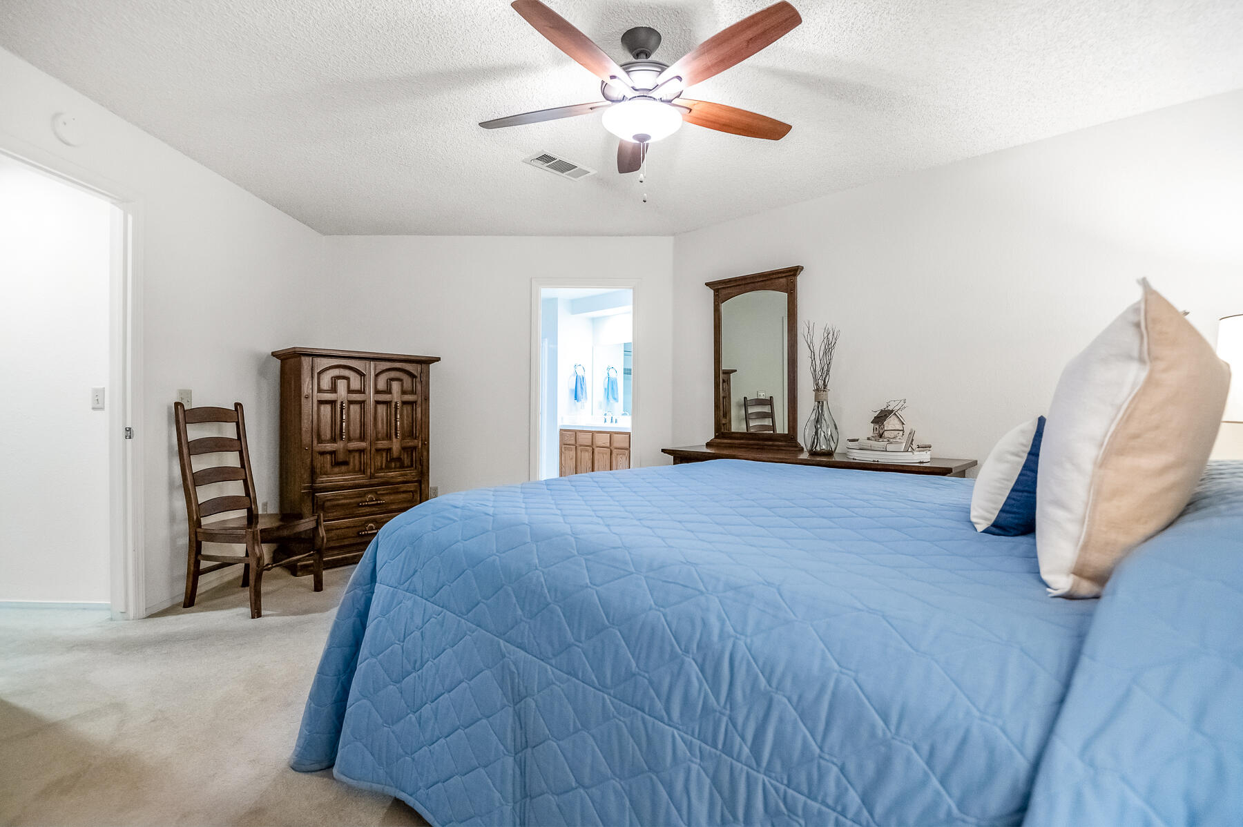 5937 W Feemster Ave, Visalia, CA 93277