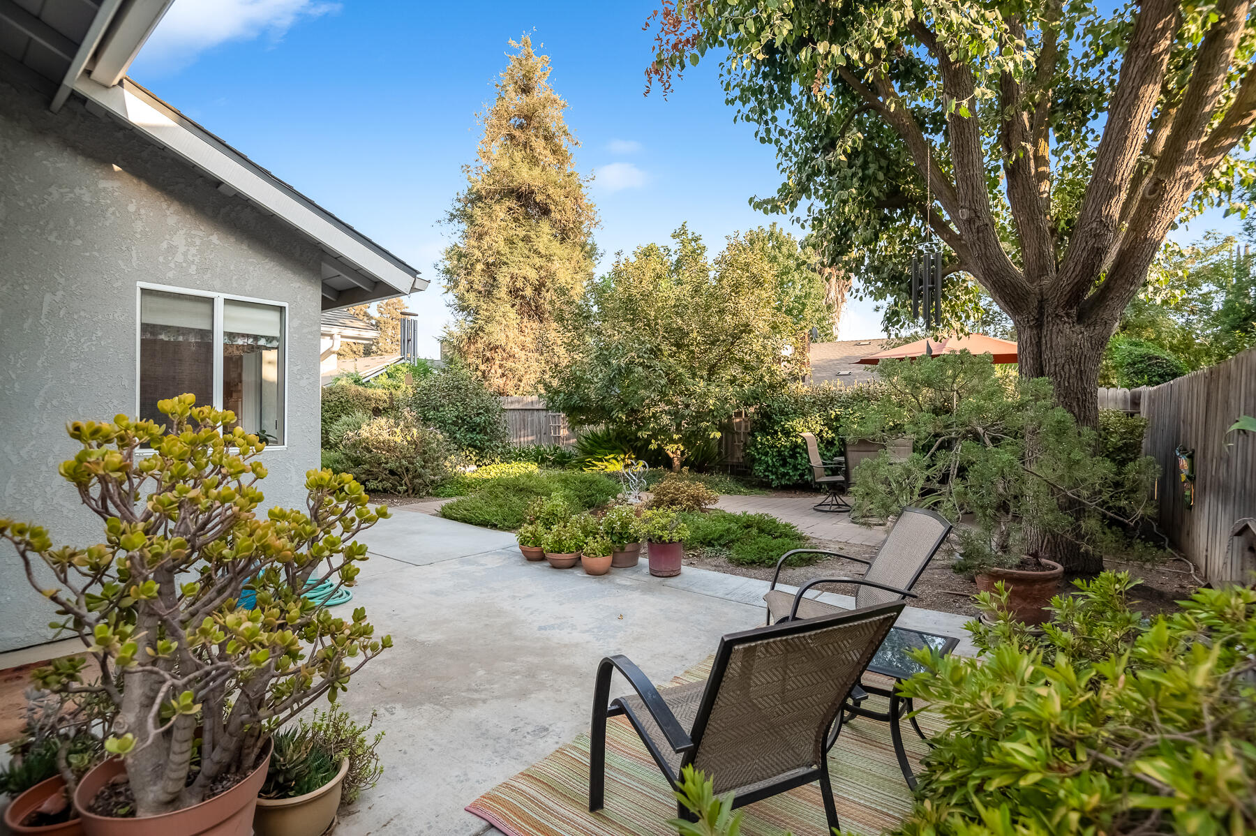 5937 W Feemster Ave, Visalia, CA 93277