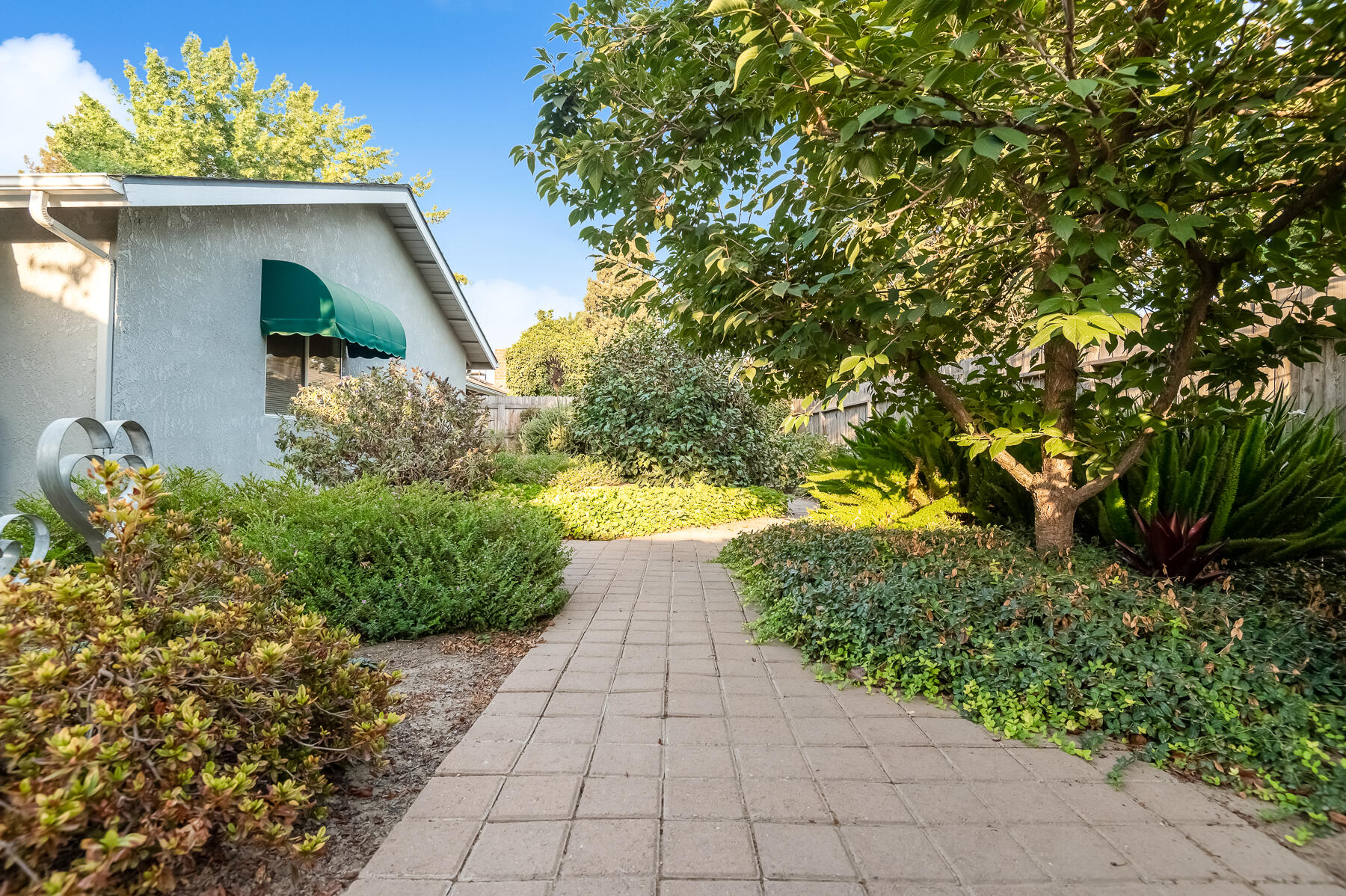 5937 W Feemster Ave, Visalia, CA 93277