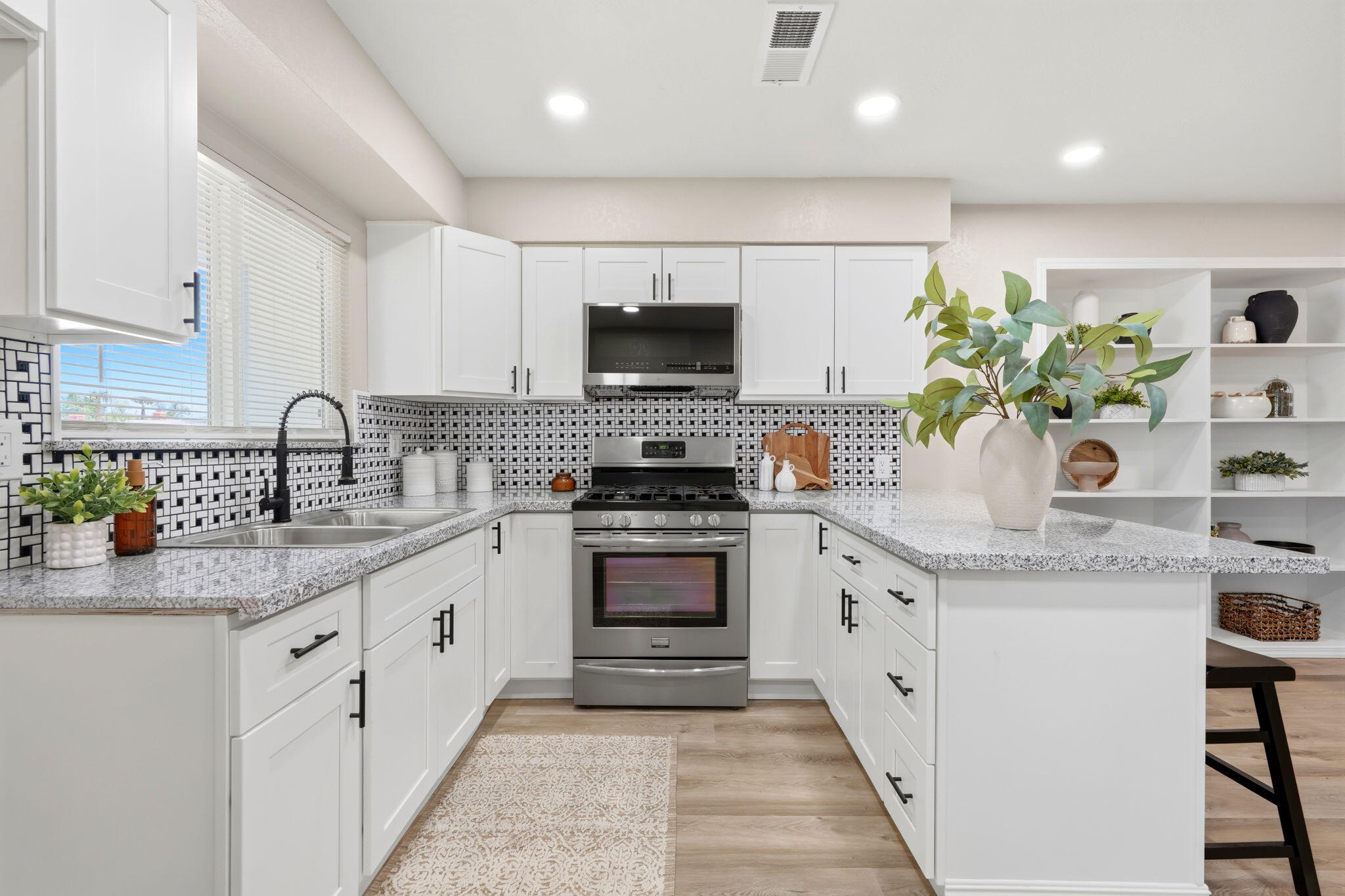 2245 E Lemmon Way, Hanford, CA 93230