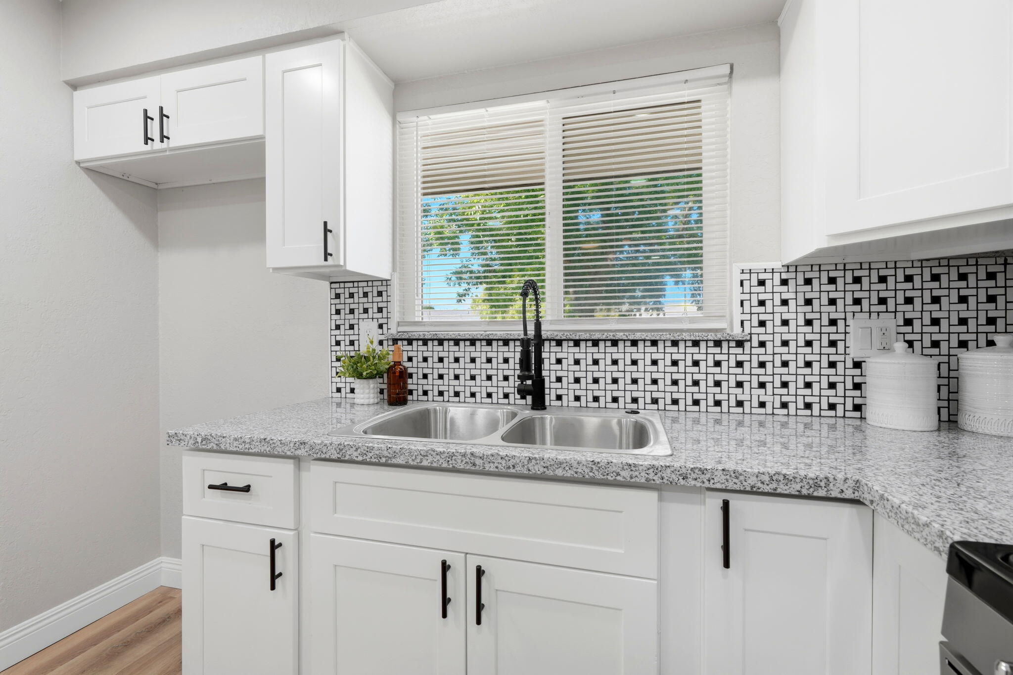 2245 E Lemmon Way, Hanford, CA 93230