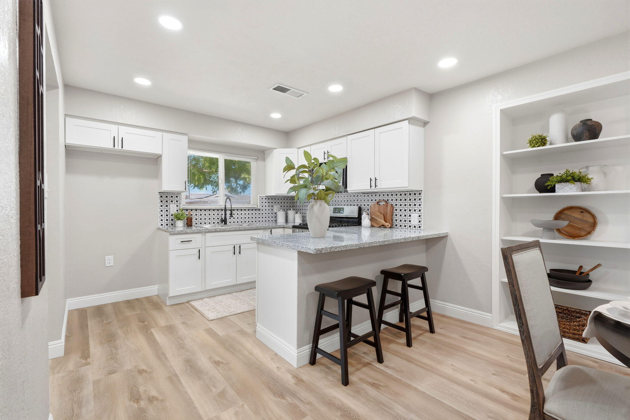 2245 E Lemmon Way, Hanford, CA 93230