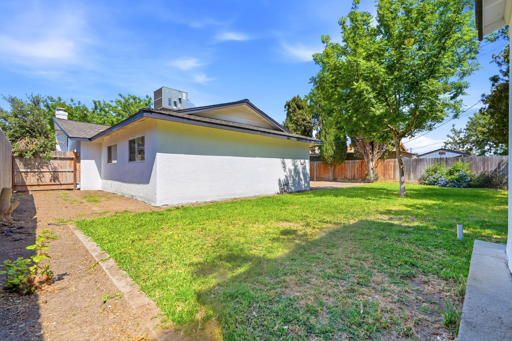 2245 E Lemmon Way, Hanford, CA 93230
