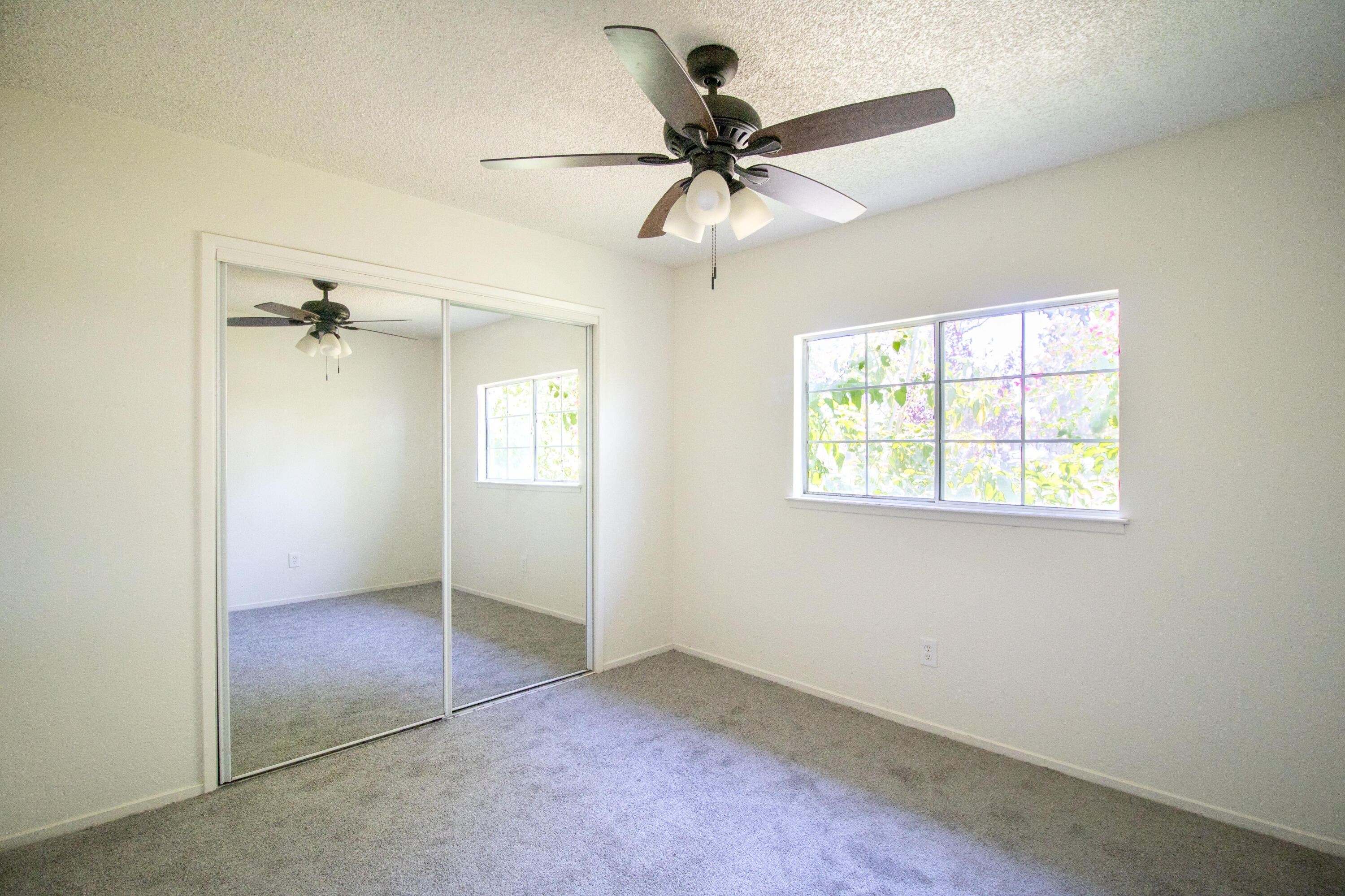 842 S P St, Tulare, CA 93274