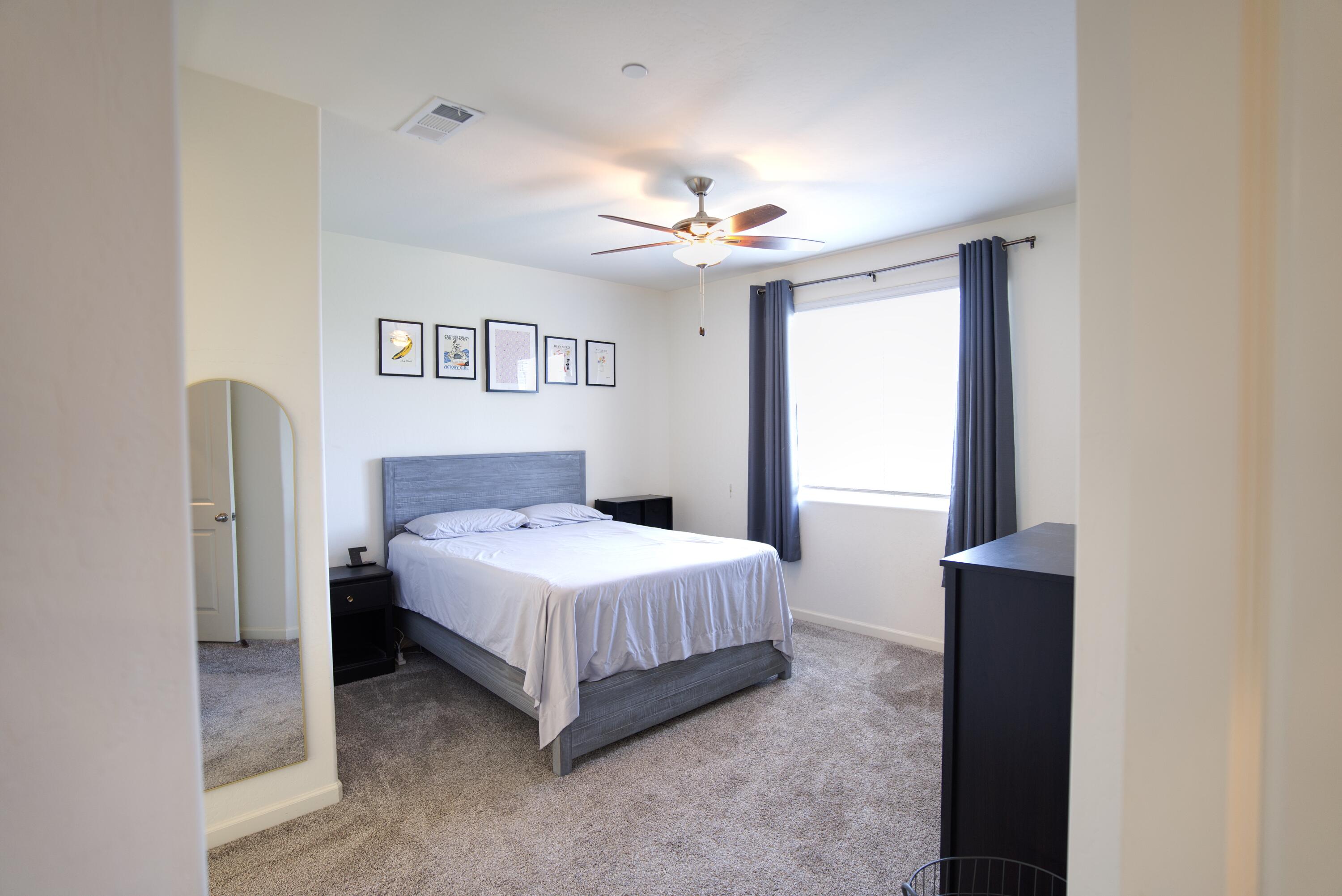 1034 E Country Ct, Visalia, CA 93292