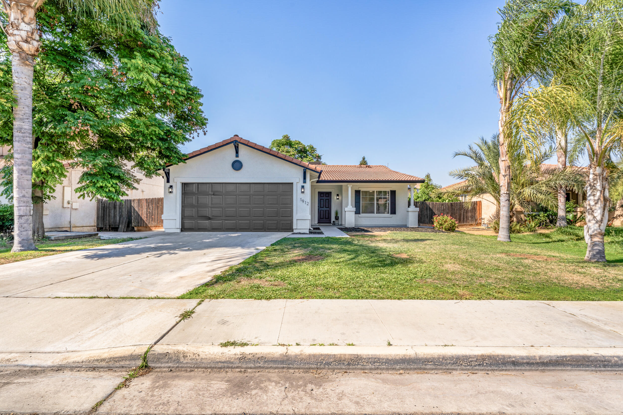 1912 Santa Maria Ave, Porterville, CA 93257