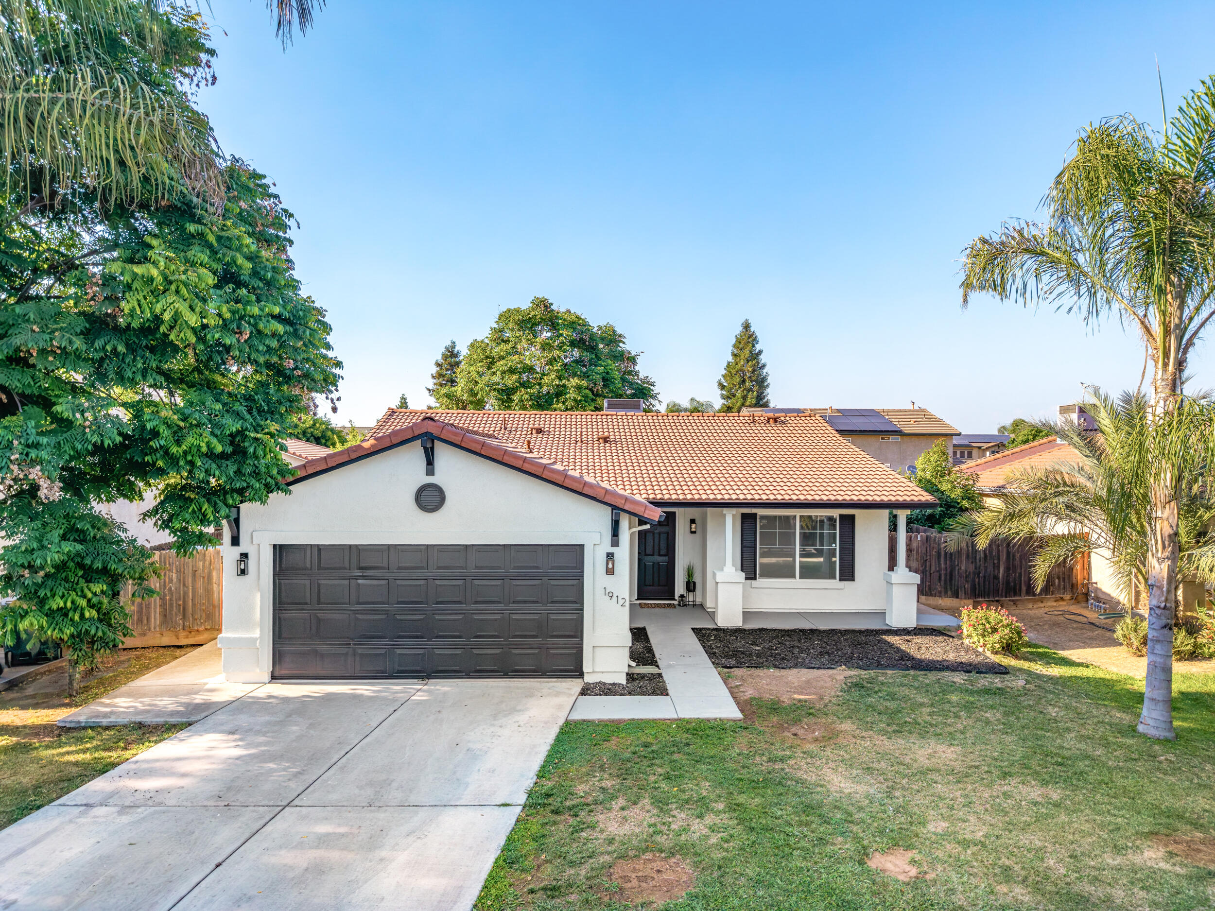 1912 Santa Maria Ave, Porterville, CA 93257
