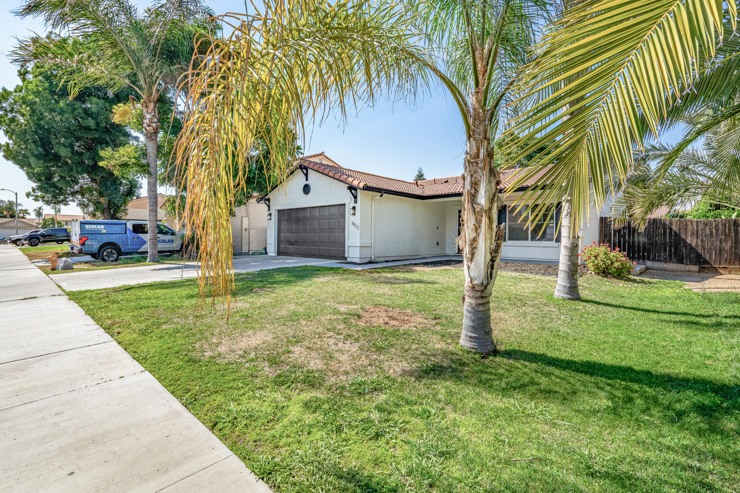 1912 Santa Maria Ave, Porterville, CA 93257