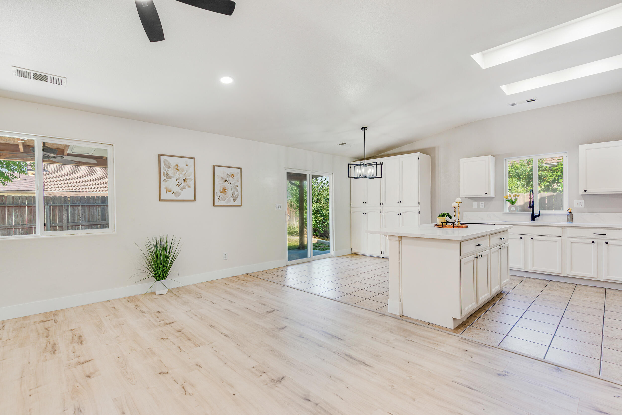 1912 Santa Maria Ave, Porterville, CA 93257