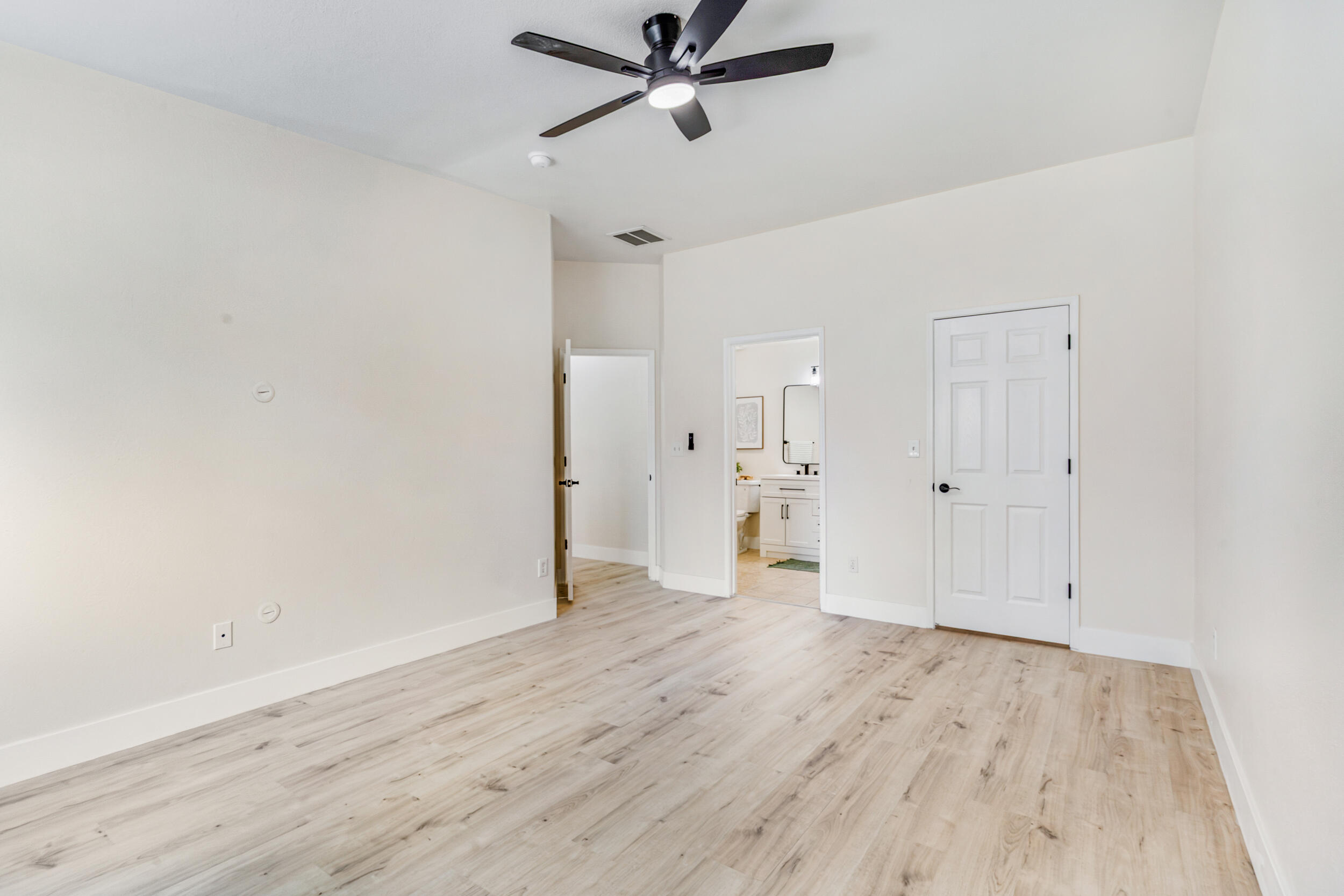 1912 Santa Maria Ave, Porterville, CA 93257