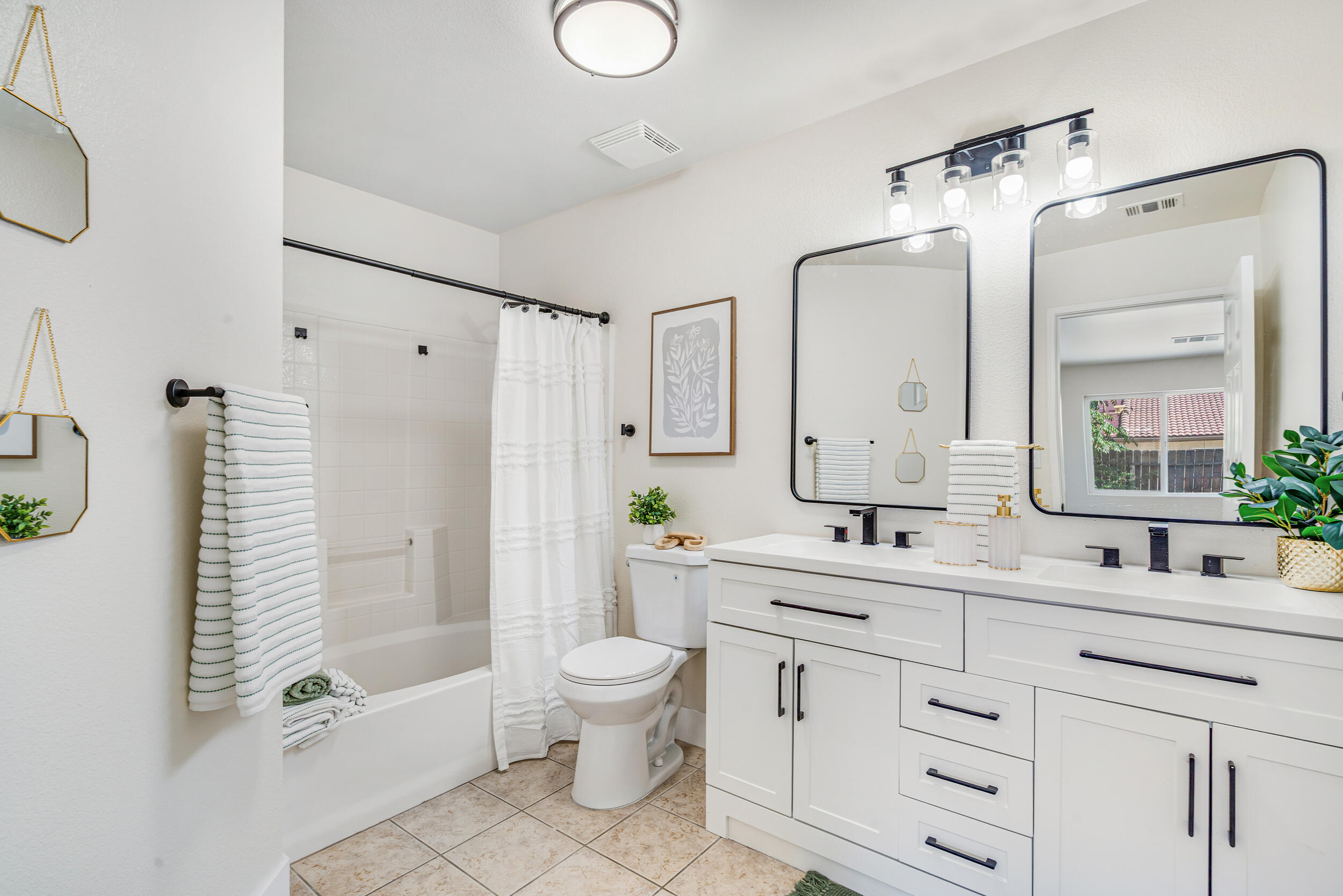 1912 Santa Maria Ave, Porterville, CA 93257