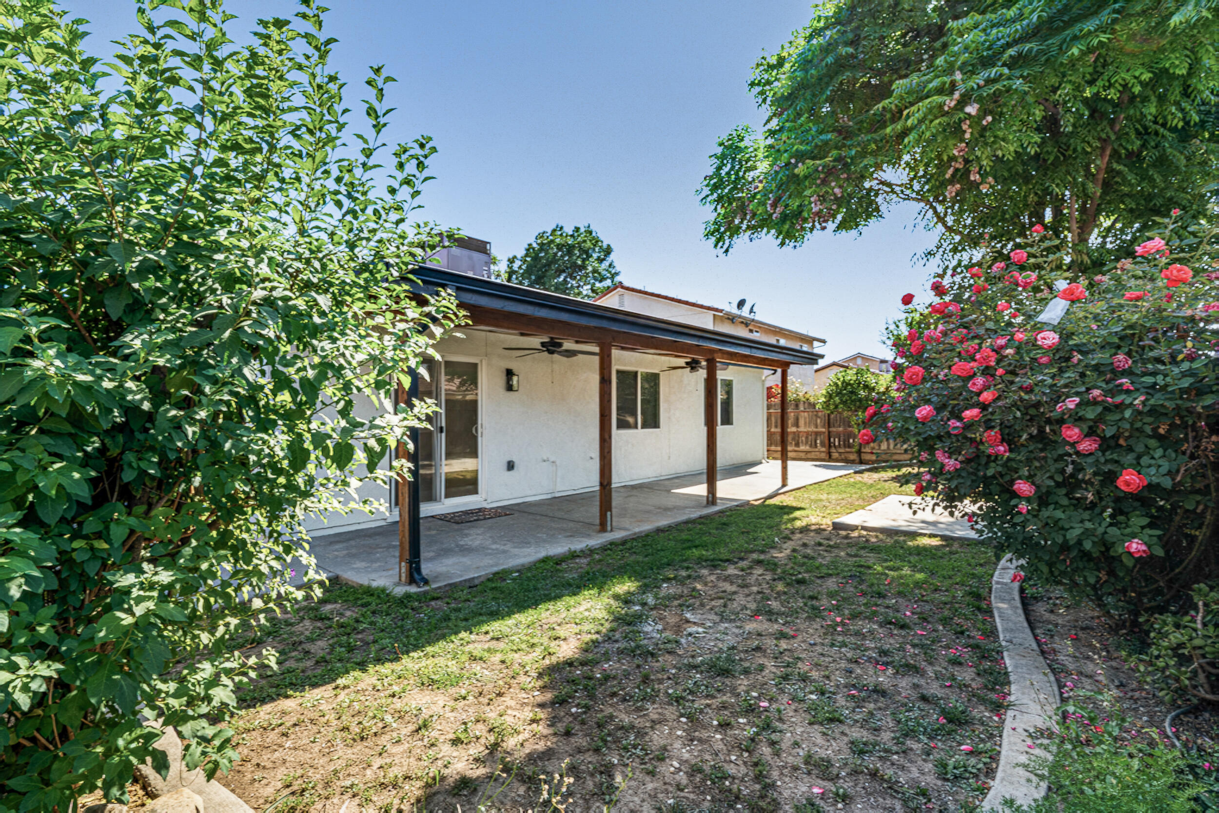 1912 Santa Maria Ave, Porterville, CA 93257