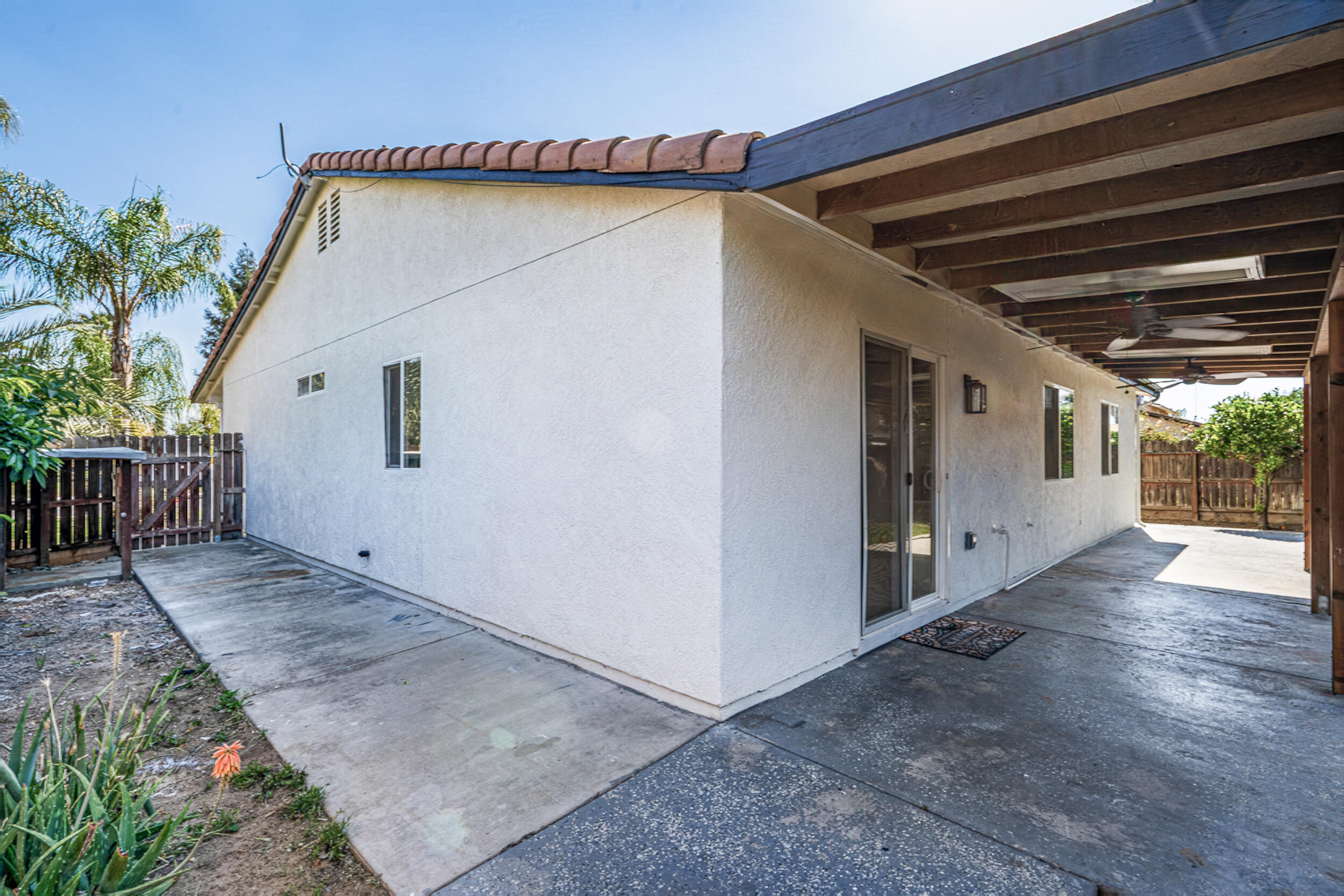 1912 Santa Maria Ave, Porterville, CA 93257