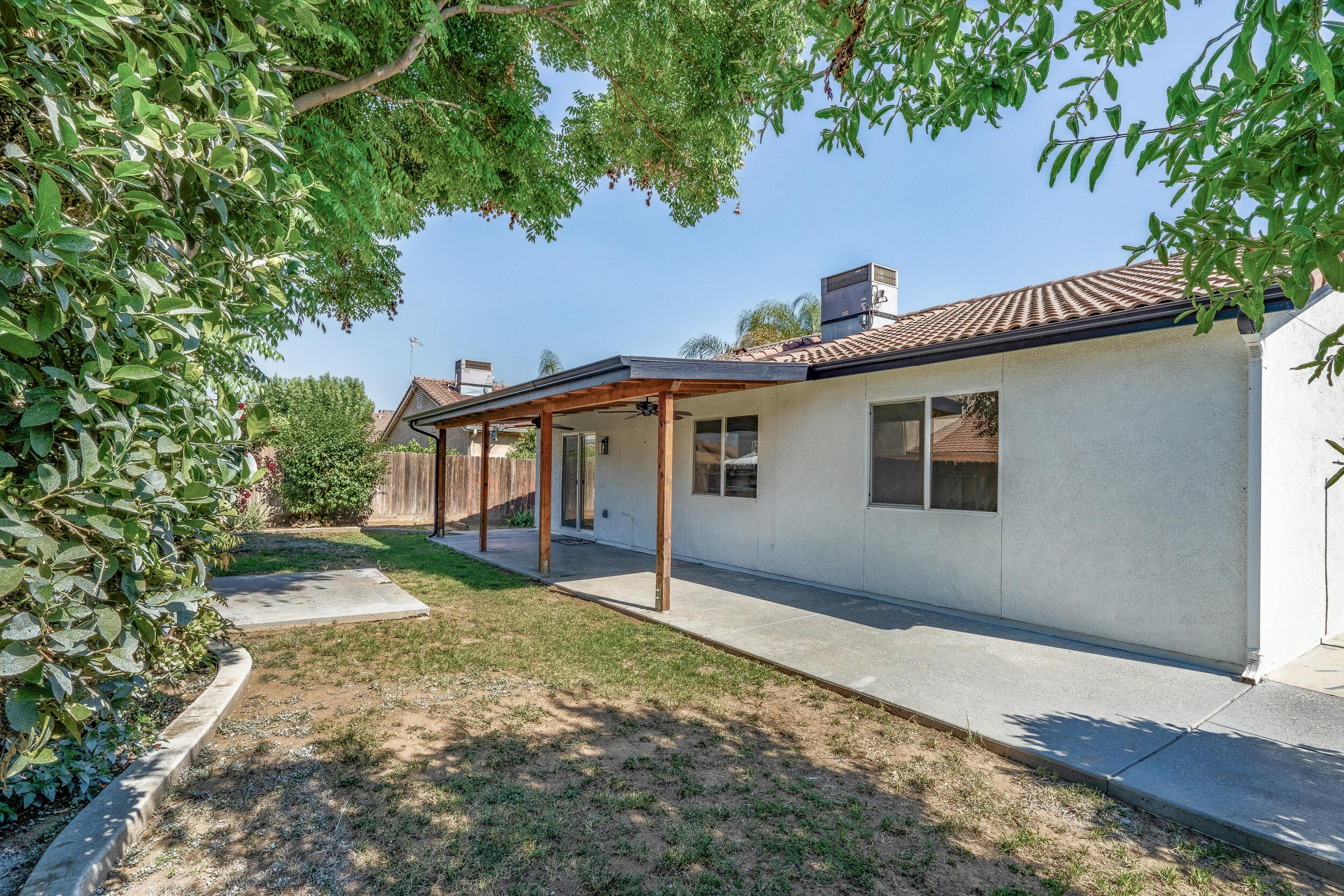 1912 Santa Maria Ave, Porterville, CA 93257