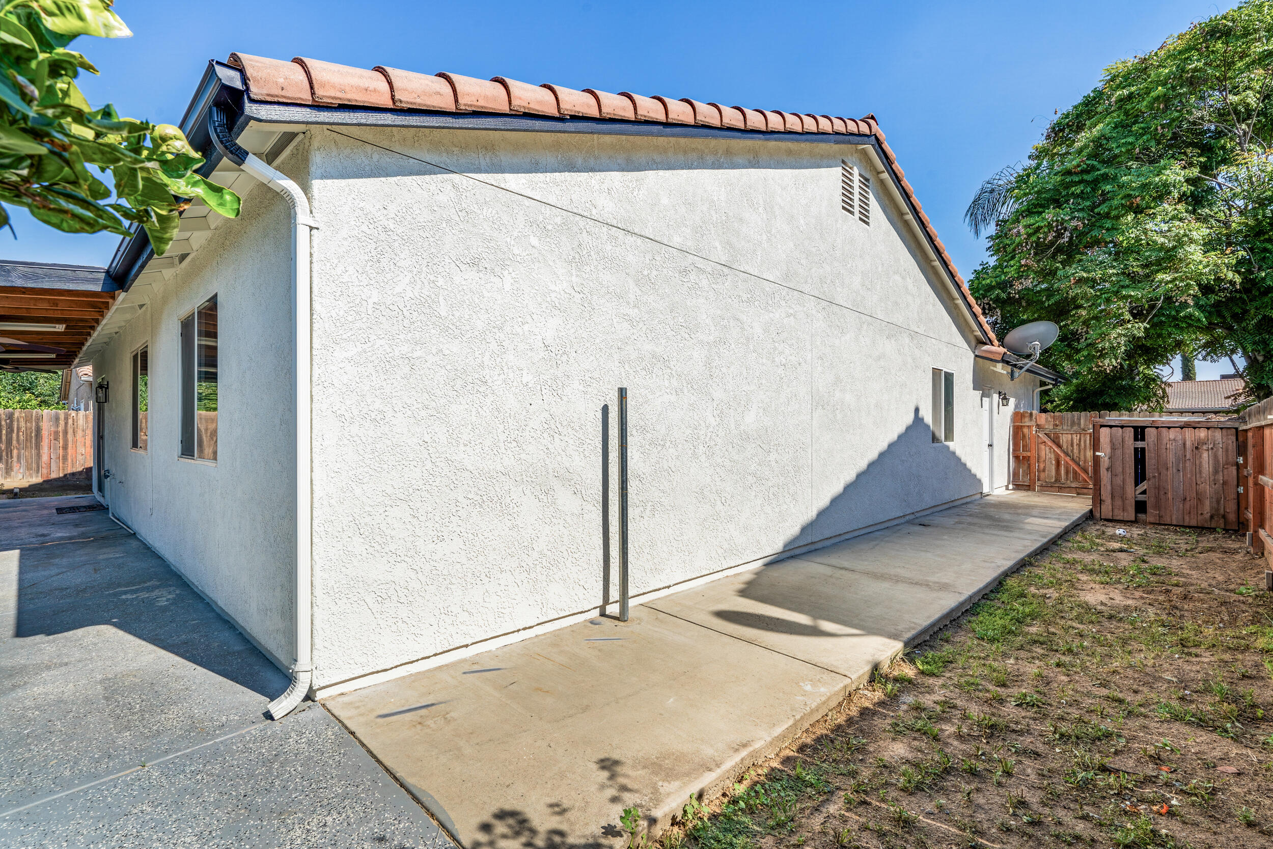 1912 Santa Maria Ave, Porterville, CA 93257