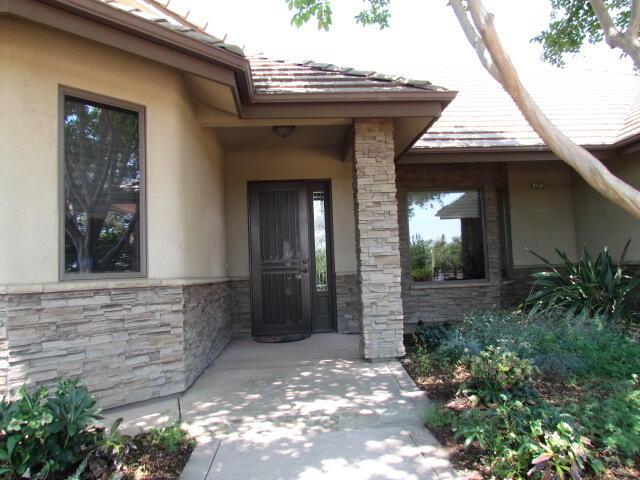 1072 Rorden Ave, Selma, CA 93662