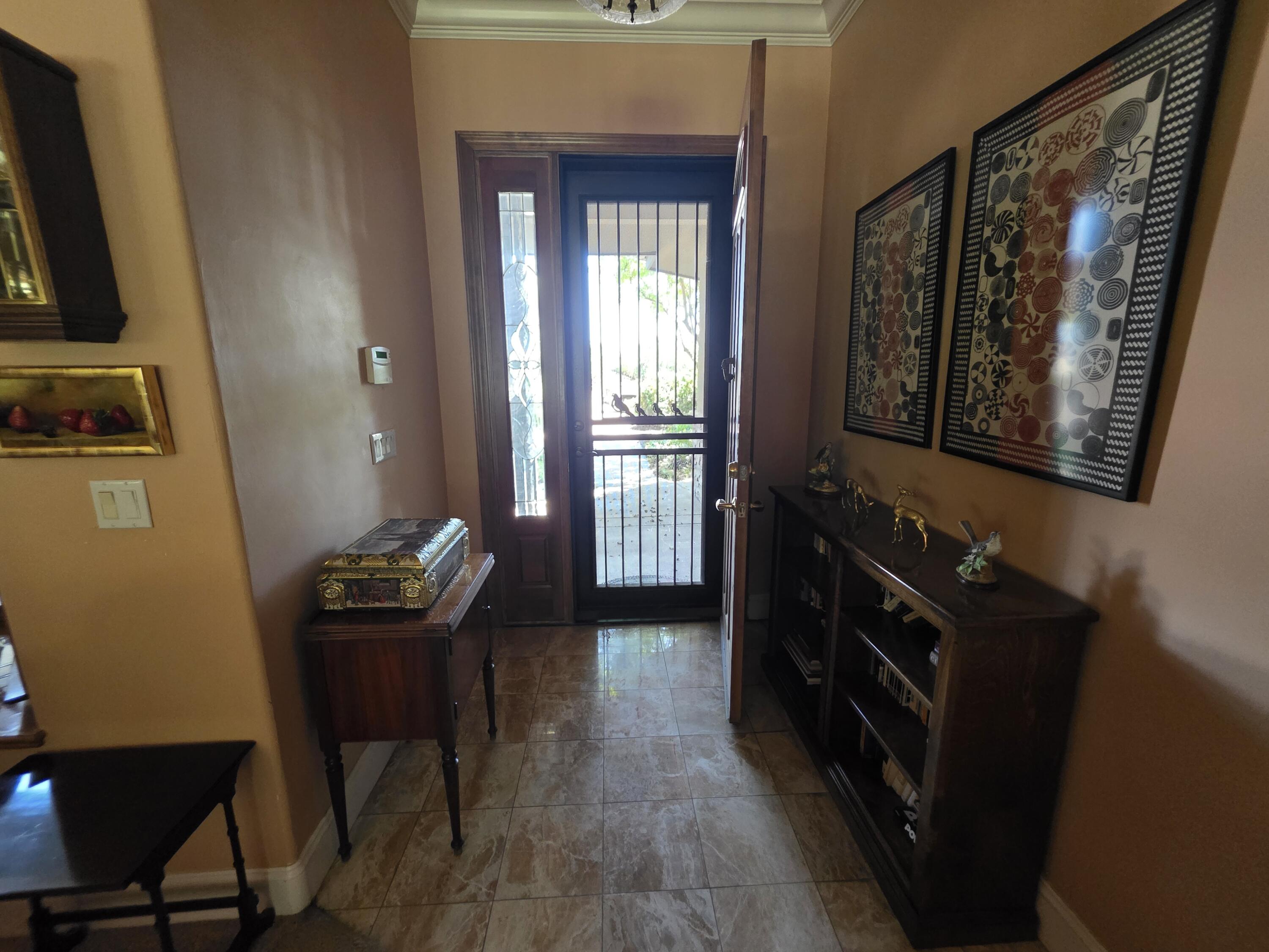 1072 Rorden Ave, Selma, CA 93662