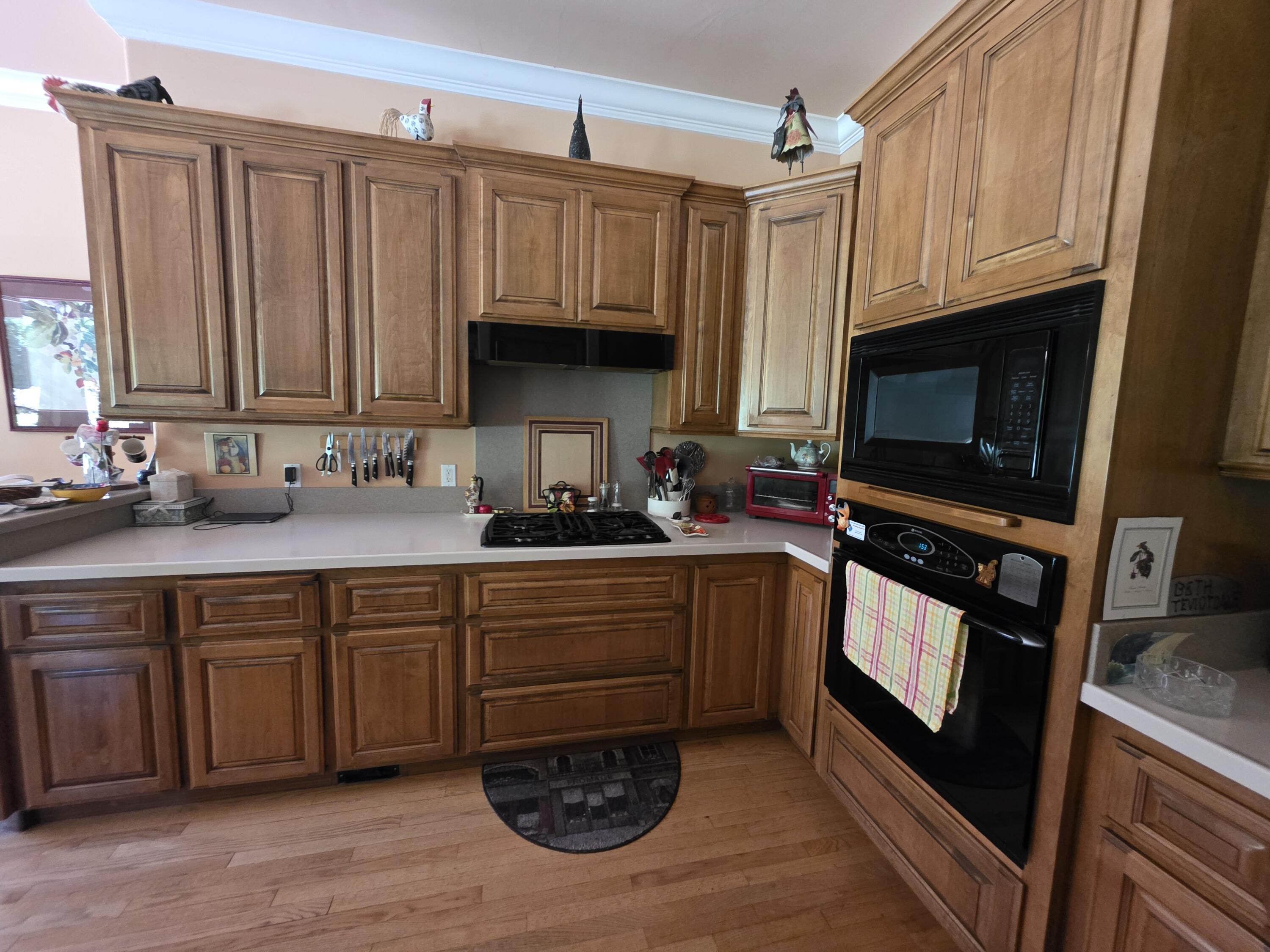 1072 Rorden Ave, Selma, CA 93662
