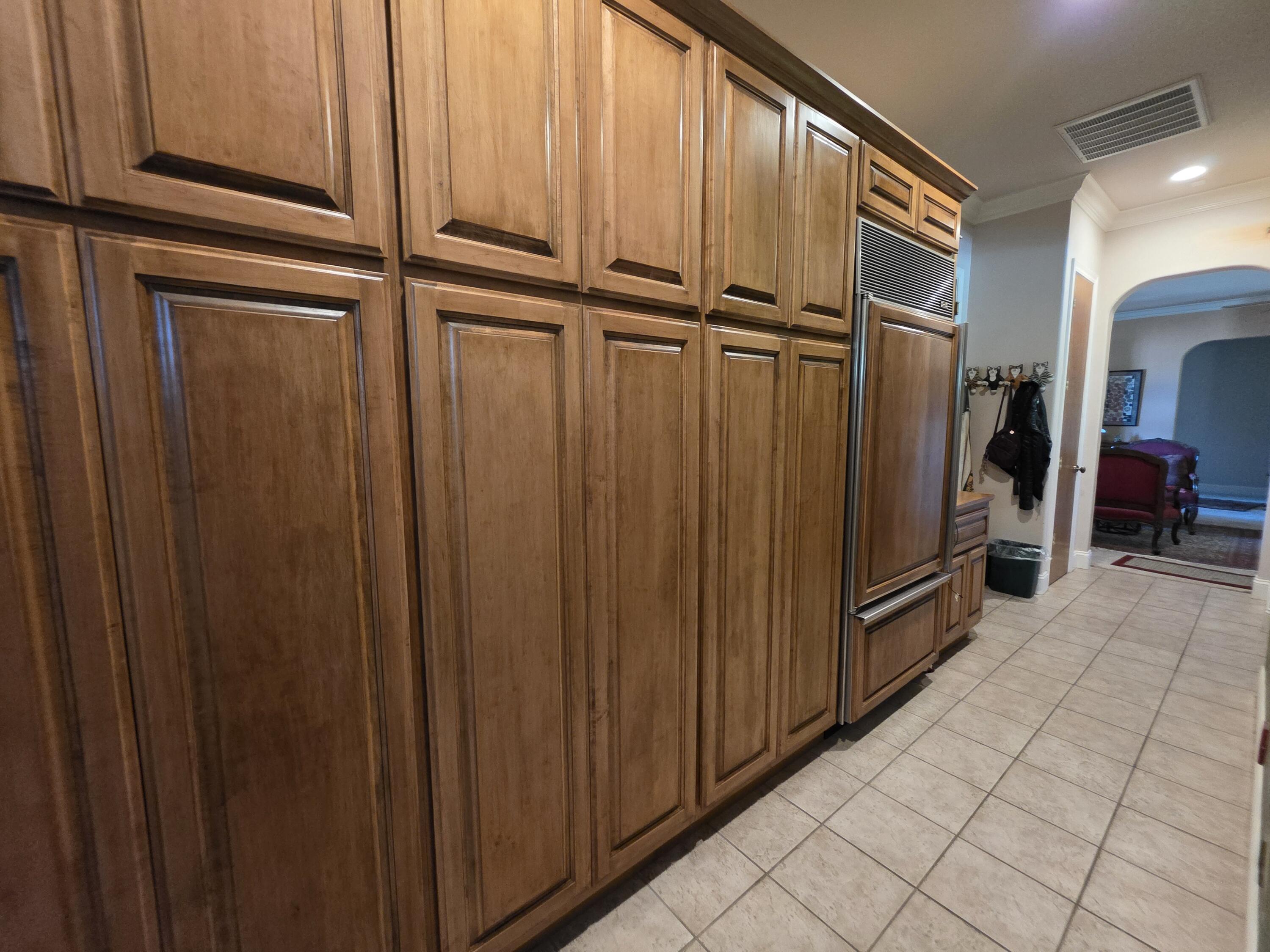 1072 Rorden Ave, Selma, CA 93662