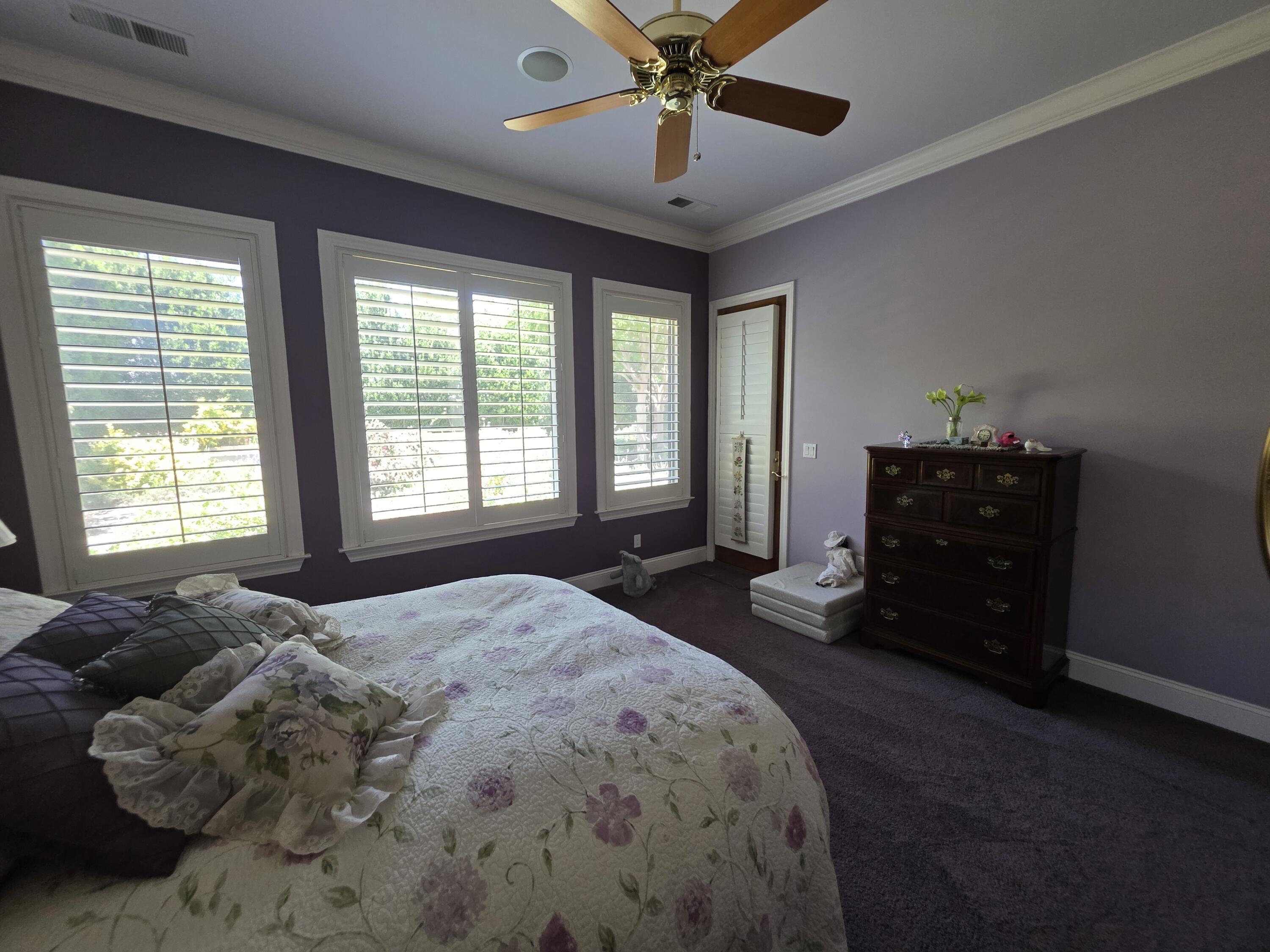 1072 Rorden Ave, Selma, CA 93662
