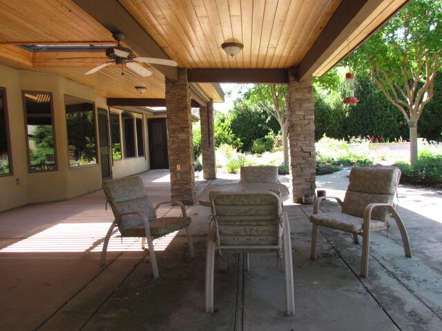 1072 Rorden Ave, Selma, CA 93662