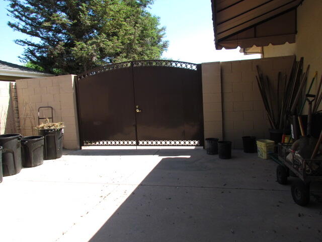 1072 Rorden Ave, Selma, CA 93662