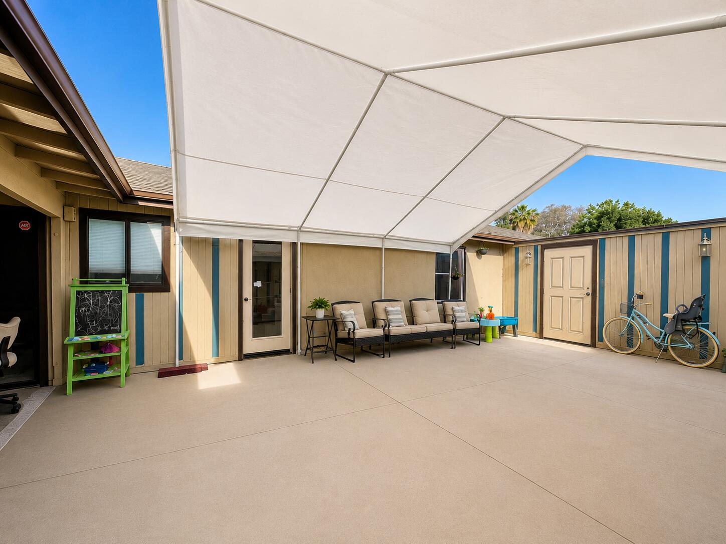 106 E Mountain View Ave, Porterville, CA 93257